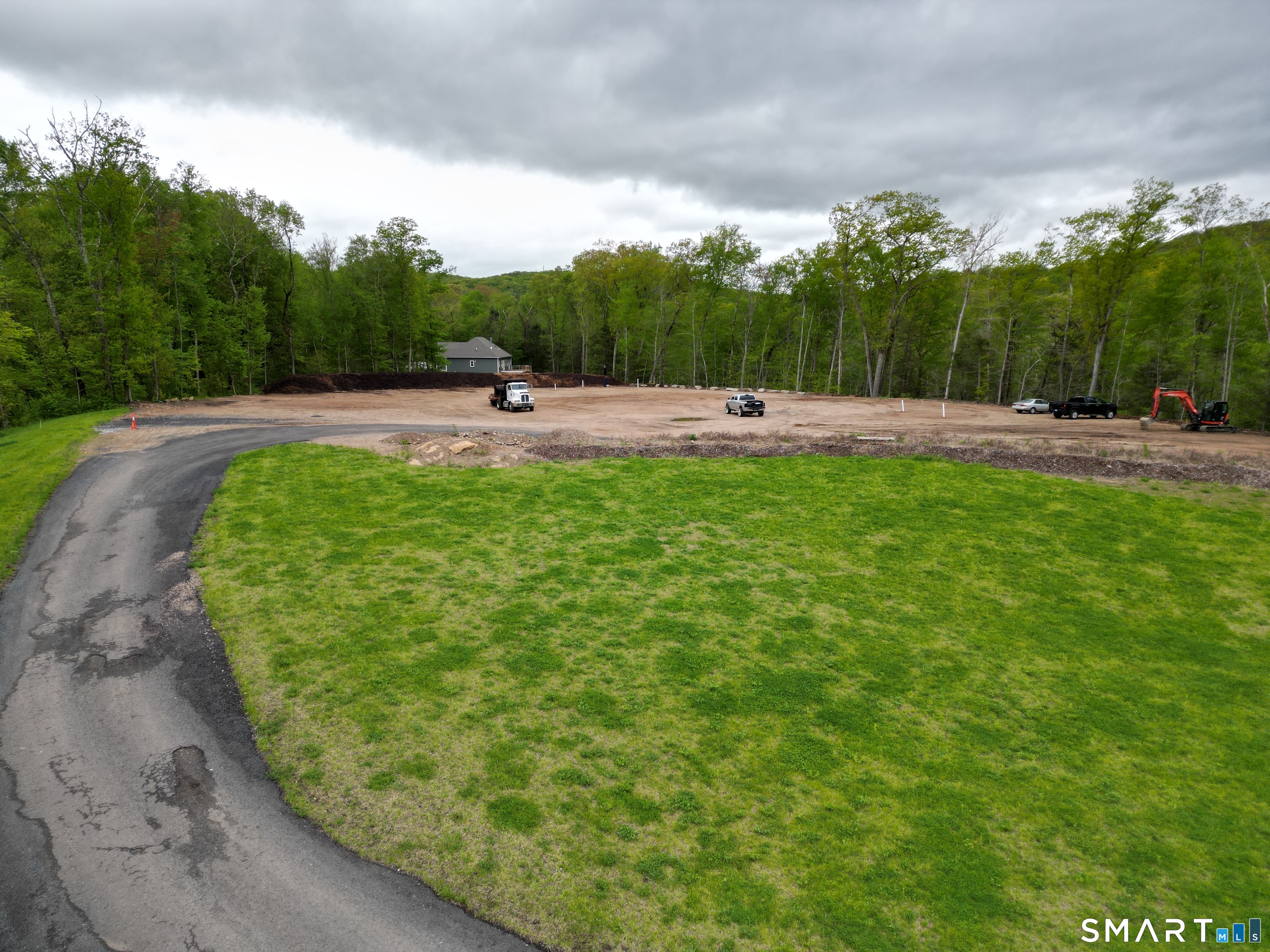 1143 & 1145 Saybrook Road Property Photo 2