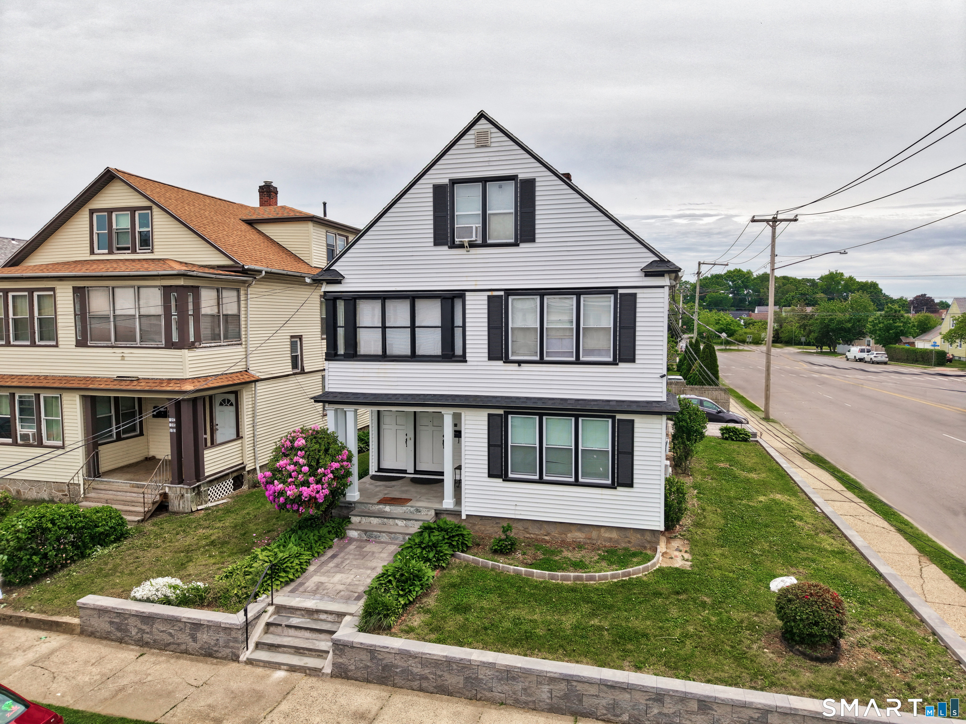 1103-1105 Capitol Avenue Property Photo 2
