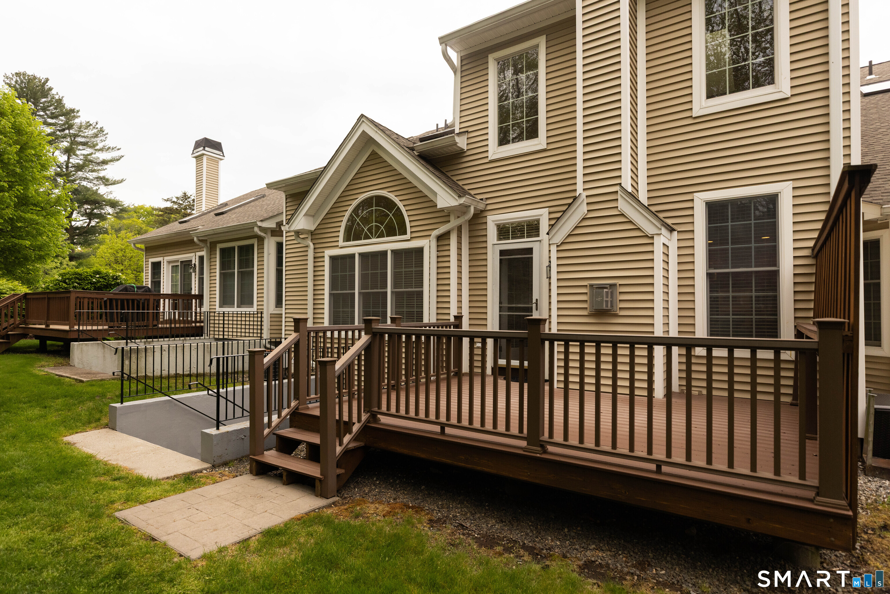 108 Imperial 108 Court Property Photo 3
