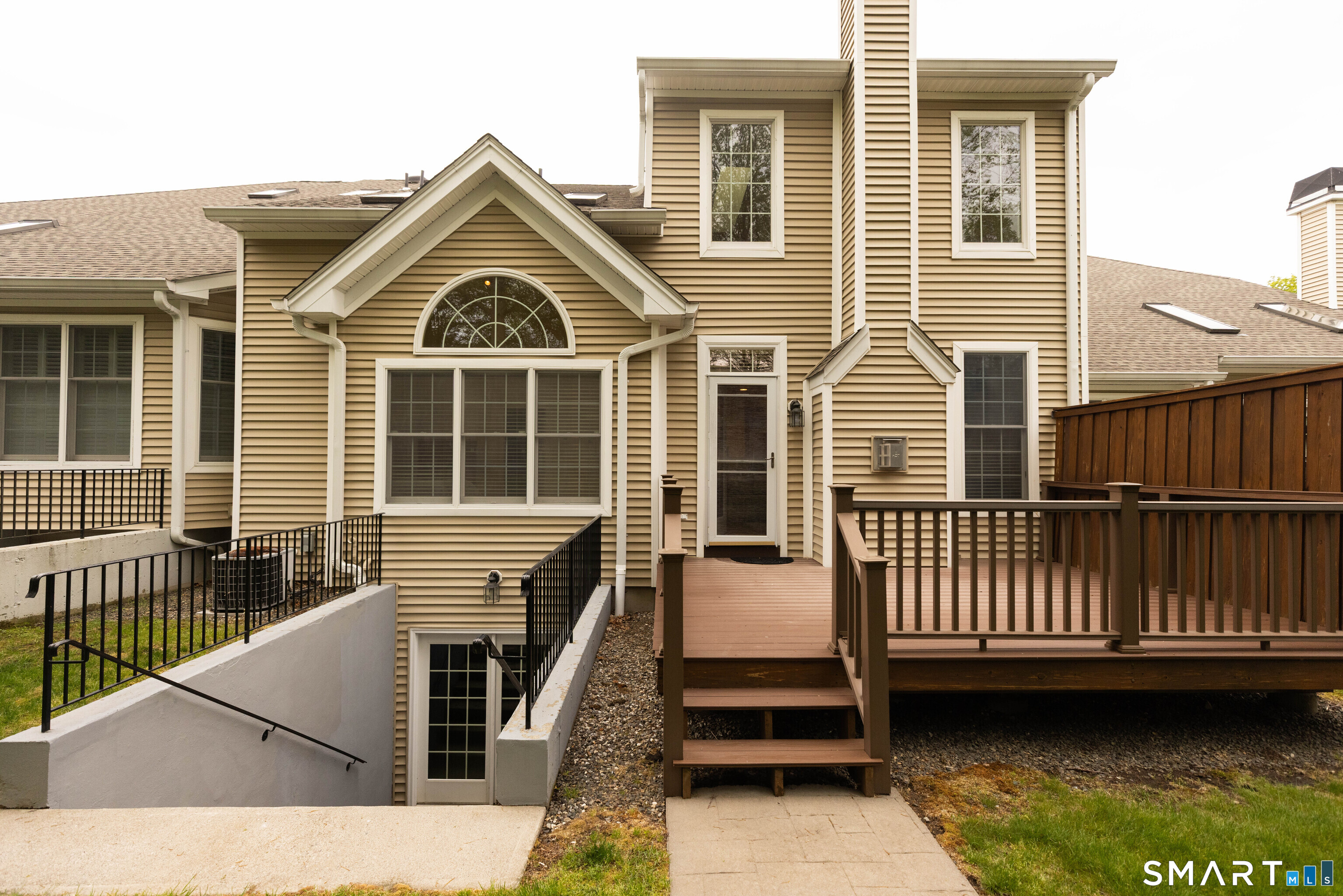108 Imperial 108 Court Property Photo 4