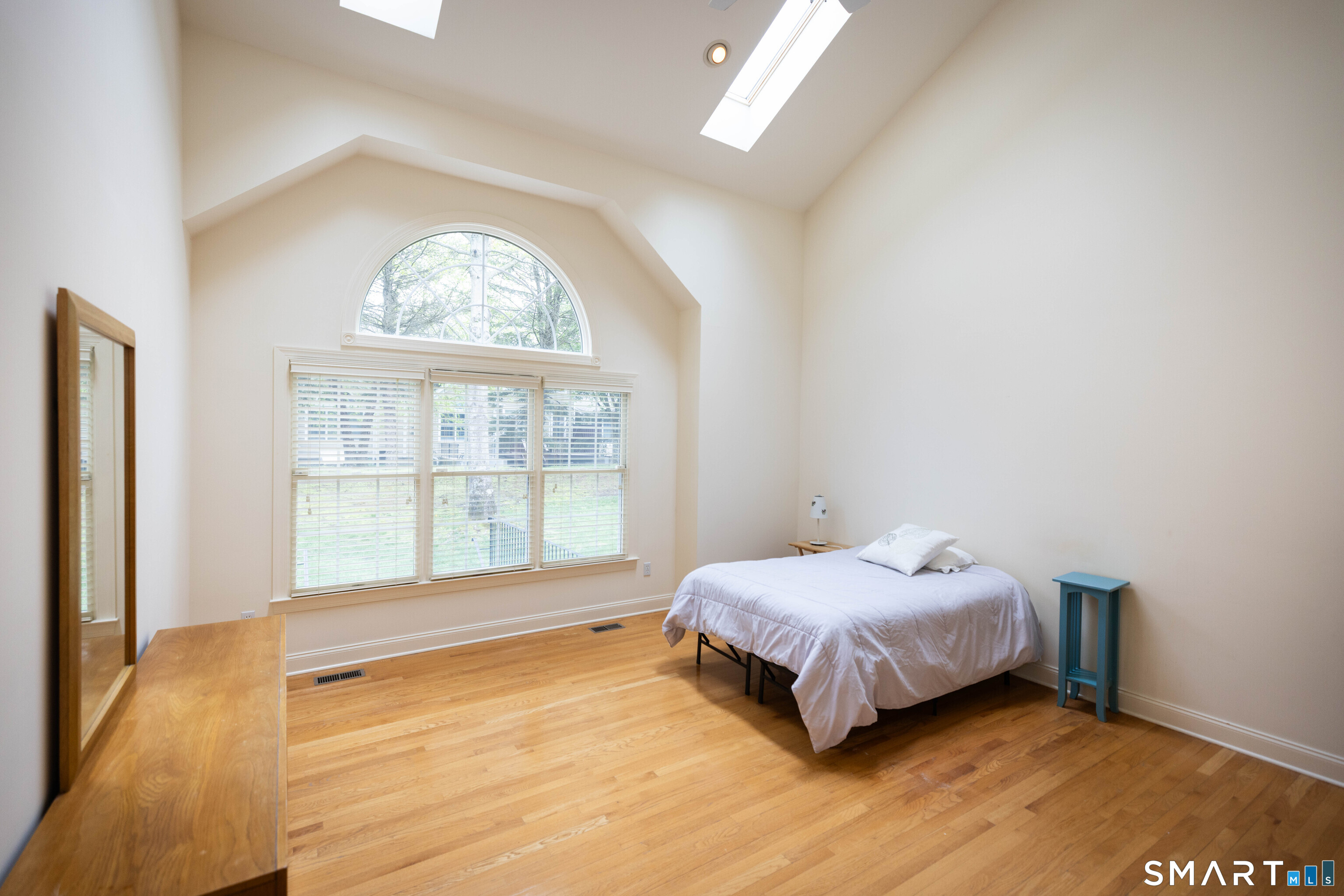 108 Imperial 108 Court Property Photo 12