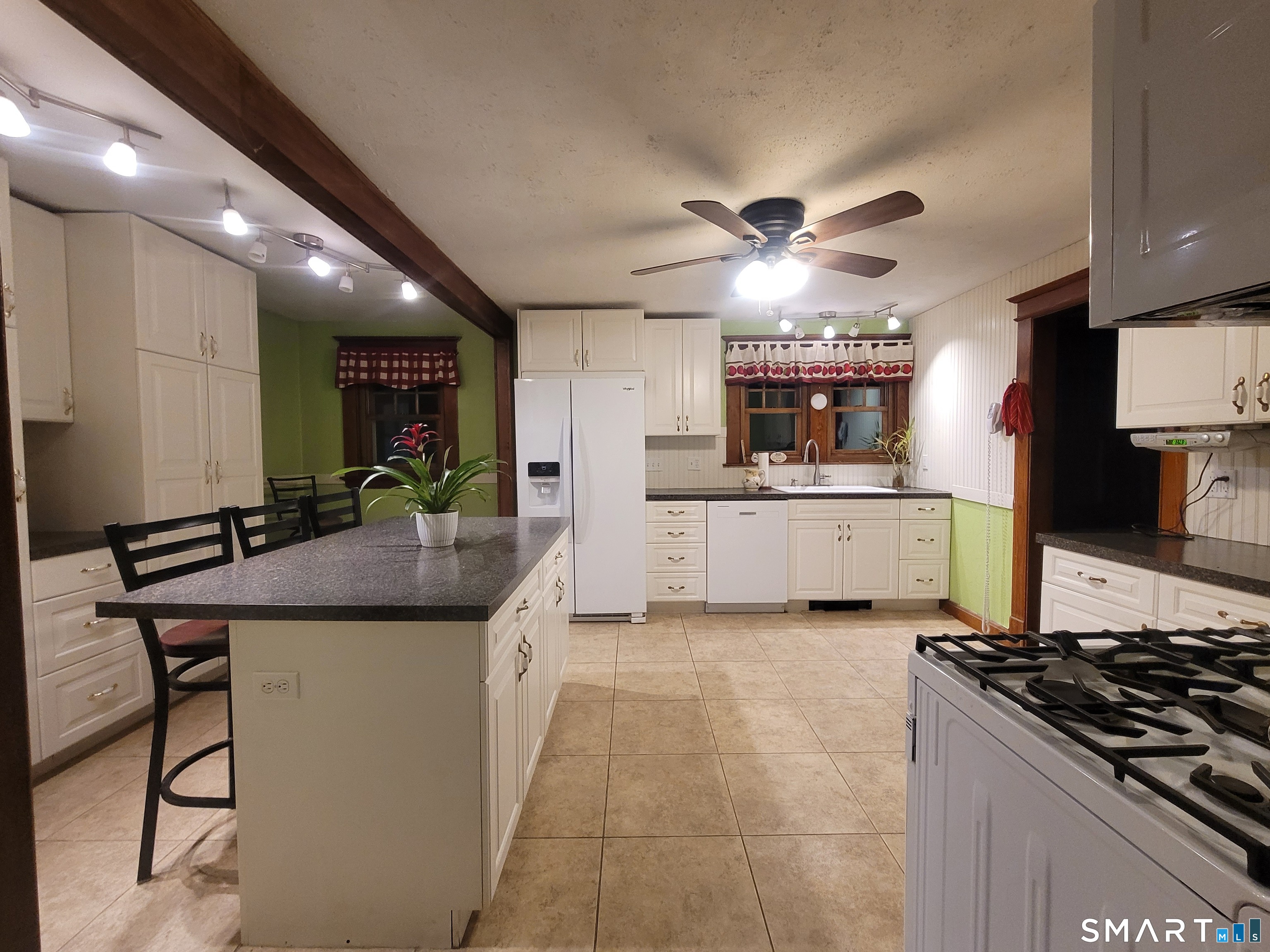 130 Woodbine Street Property Photo 4