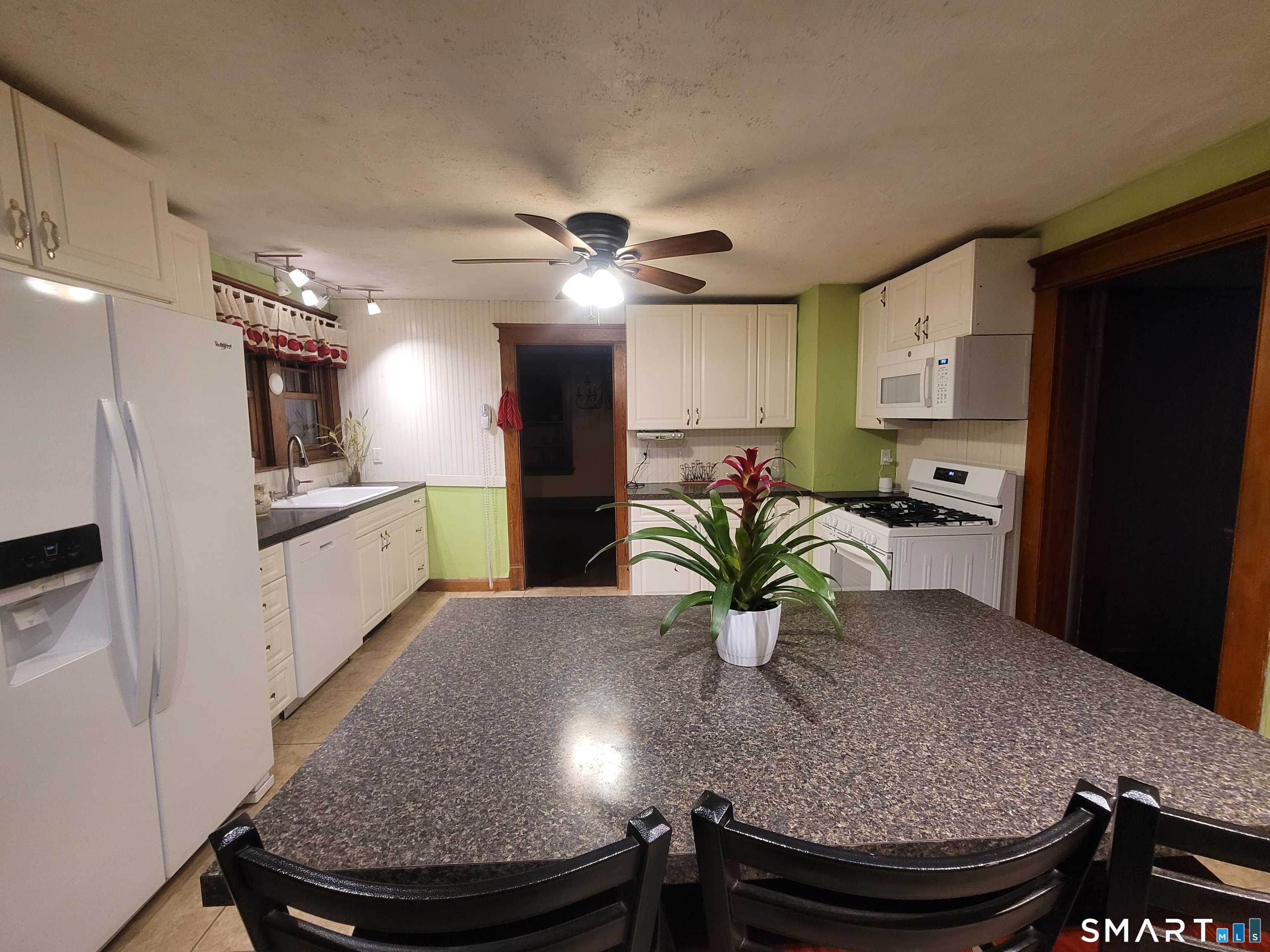 130 Woodbine Street Property Photo 6