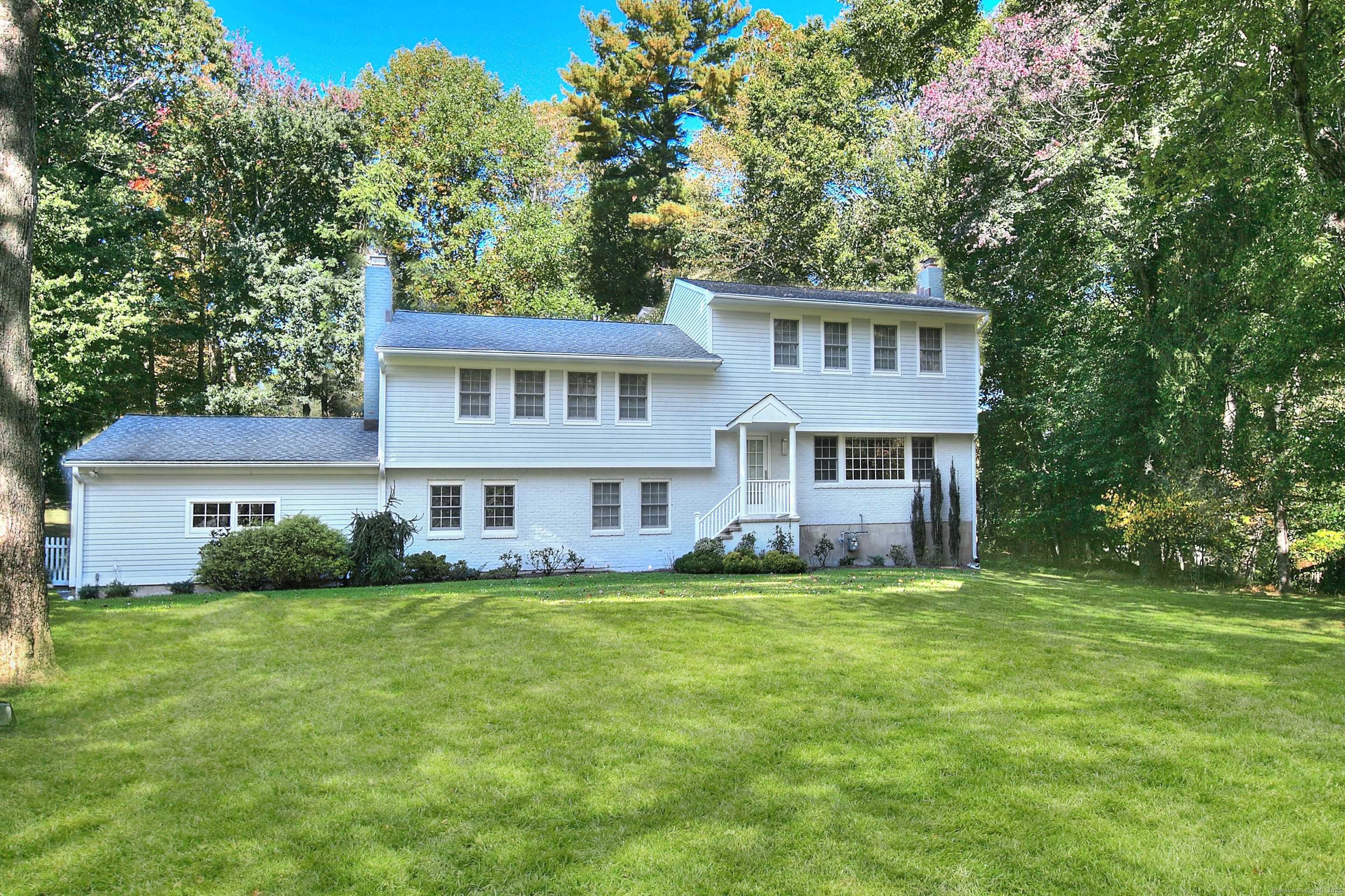 20 Joann Circle Property Photo 1