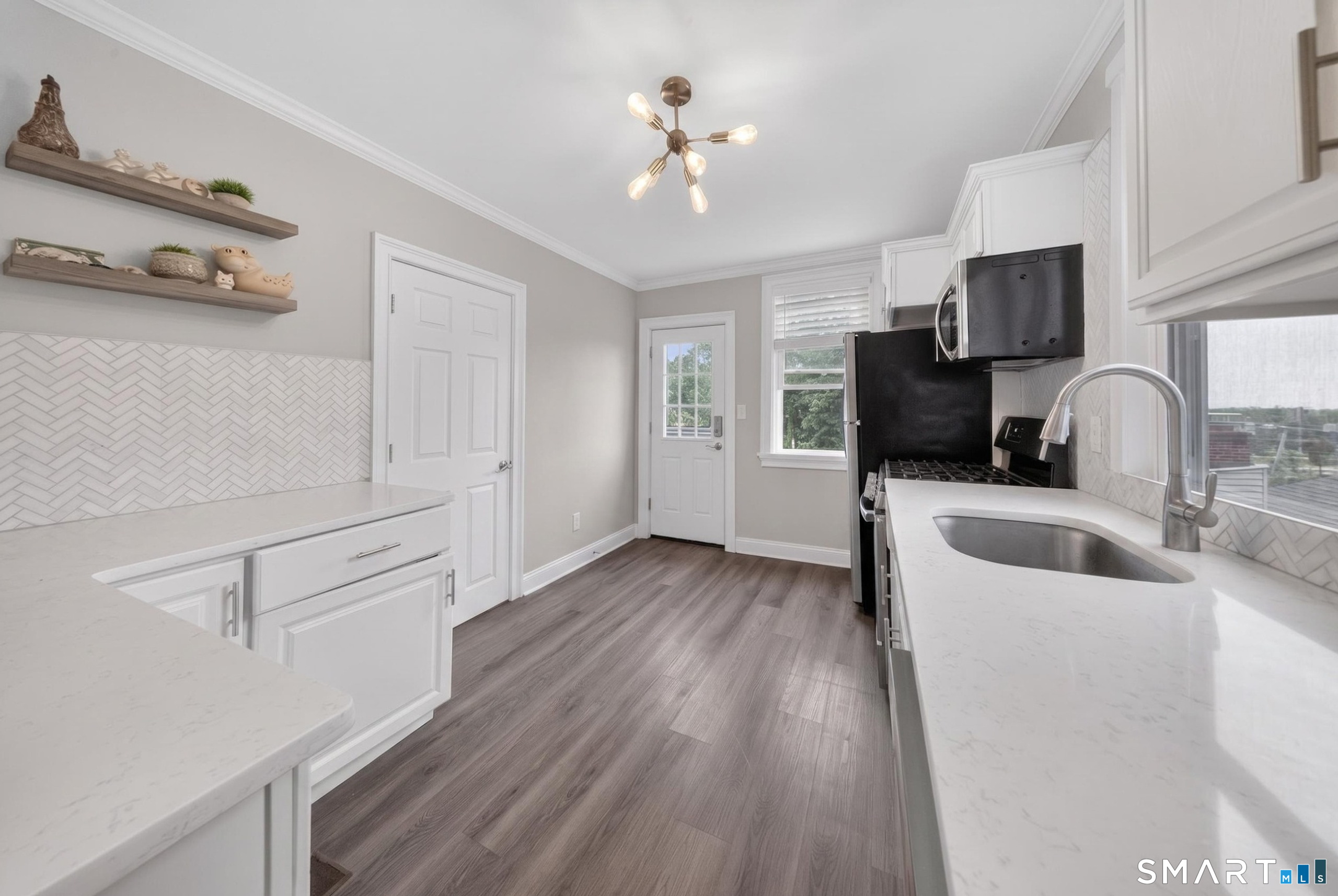 241 Old Stratfield Road Property Photo 3