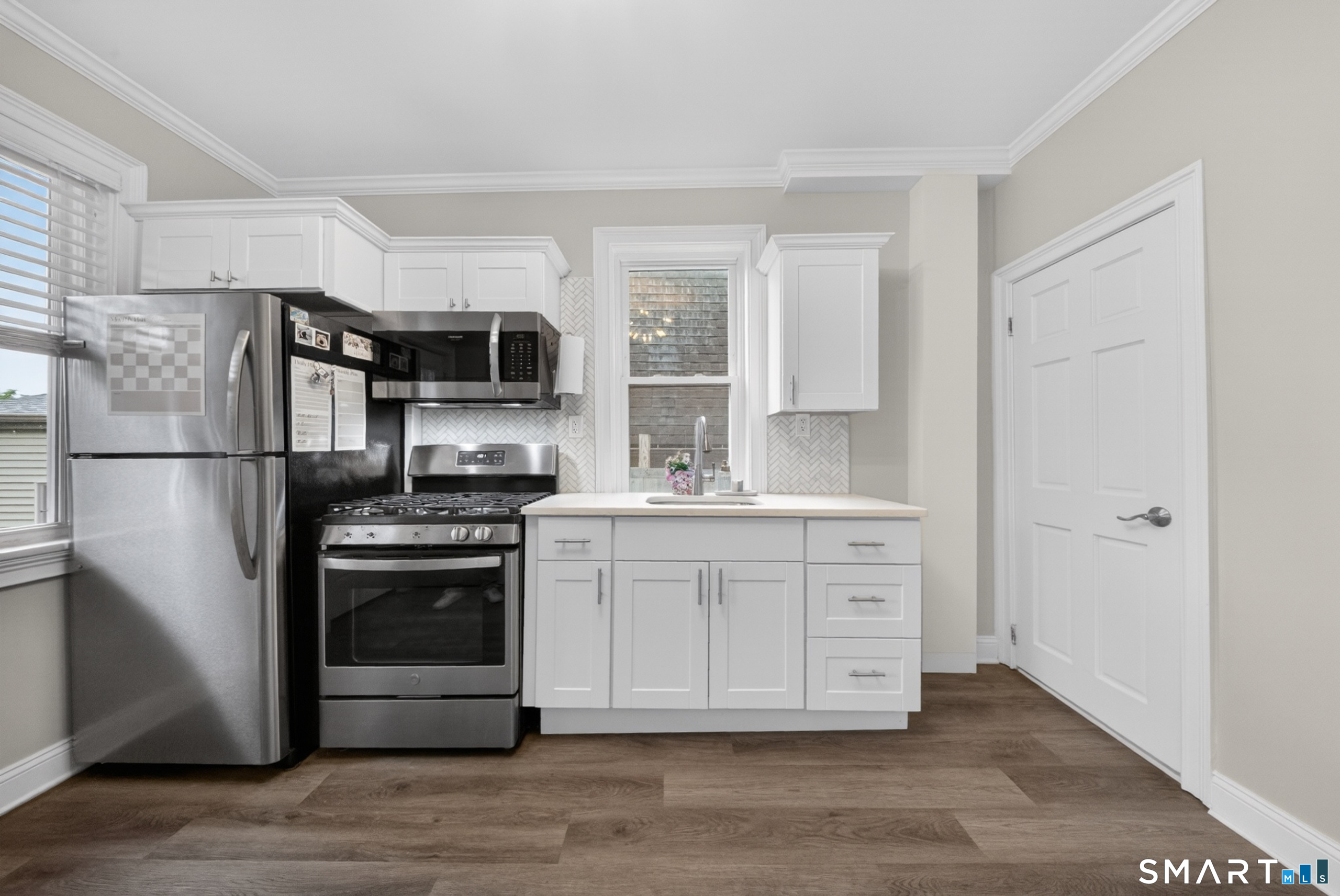 241 Old Stratfield Road Property Photo 20