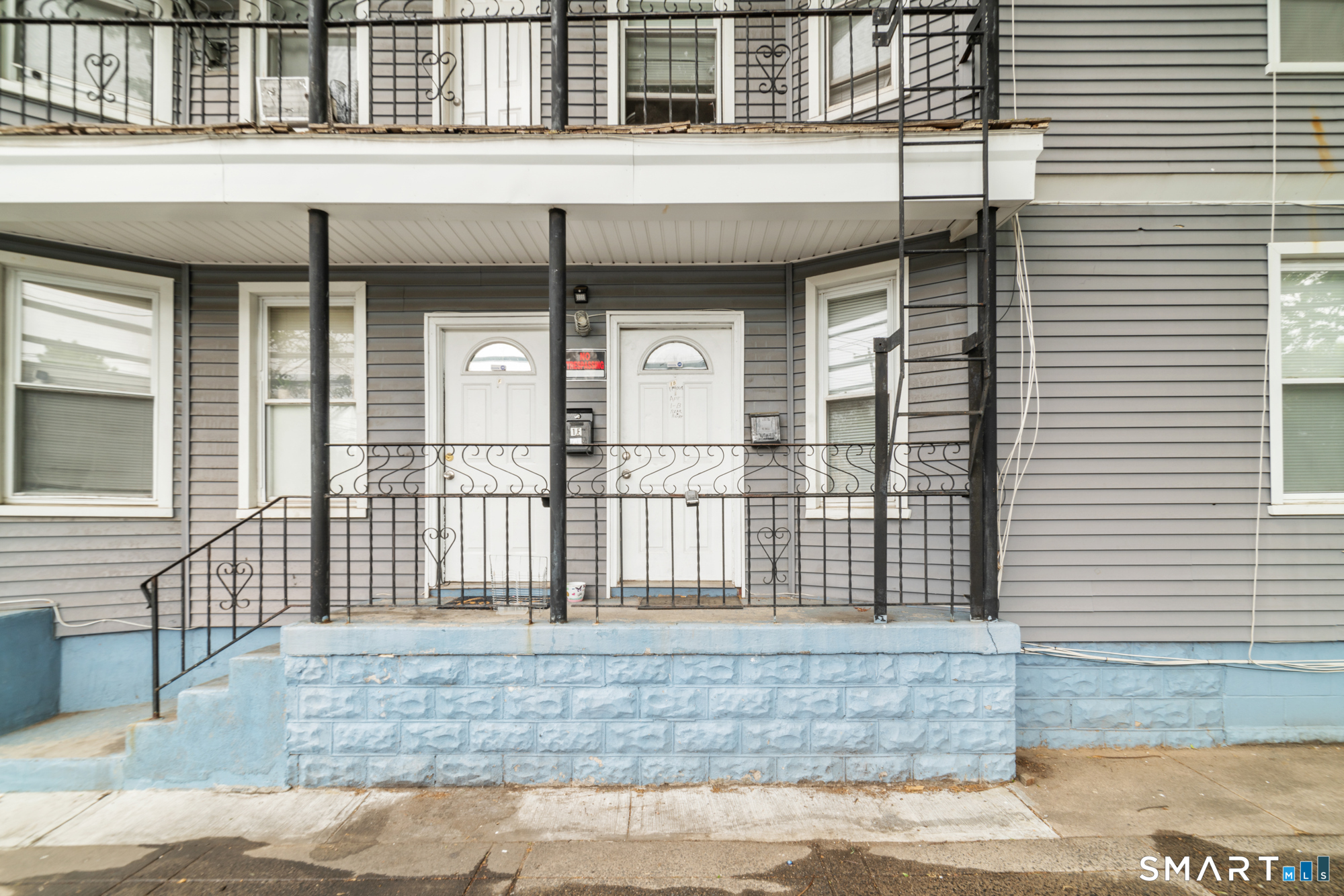 705 Dixwell 1r Avenue Property Photo 2