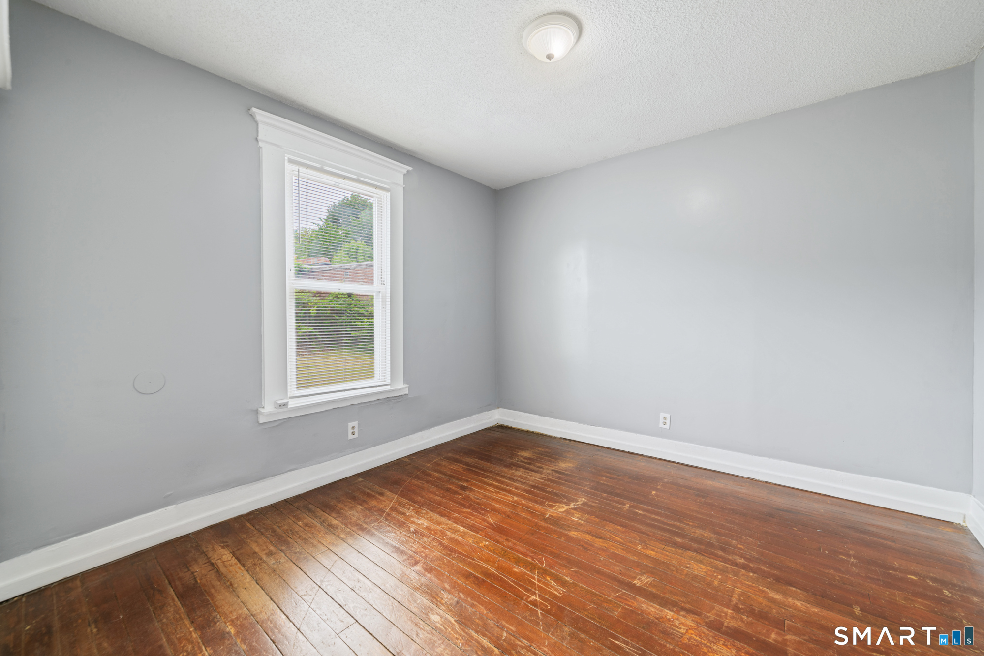 705 Dixwell 1r Avenue Property Photo 13