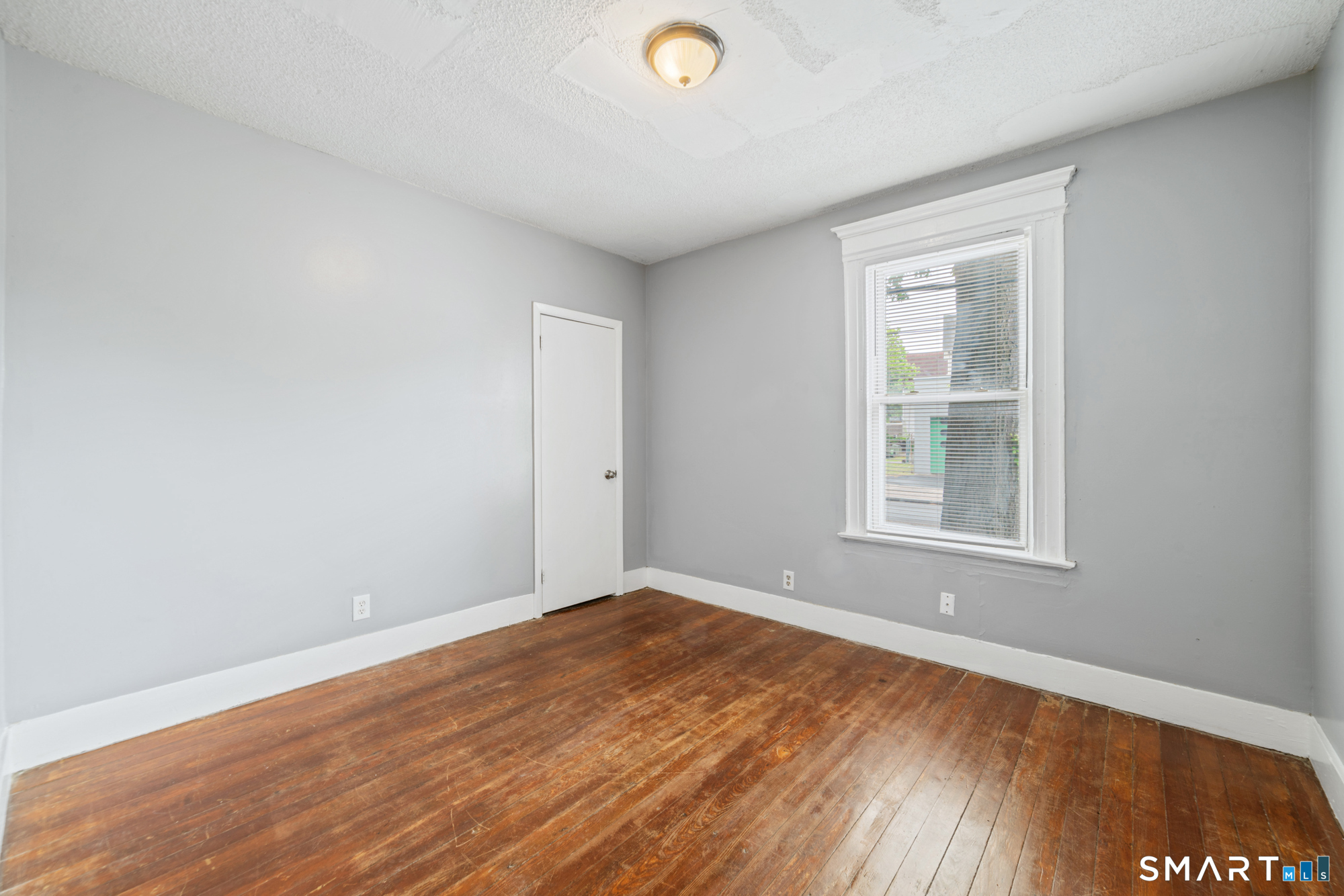 705 Dixwell 1r Avenue Property Photo 16