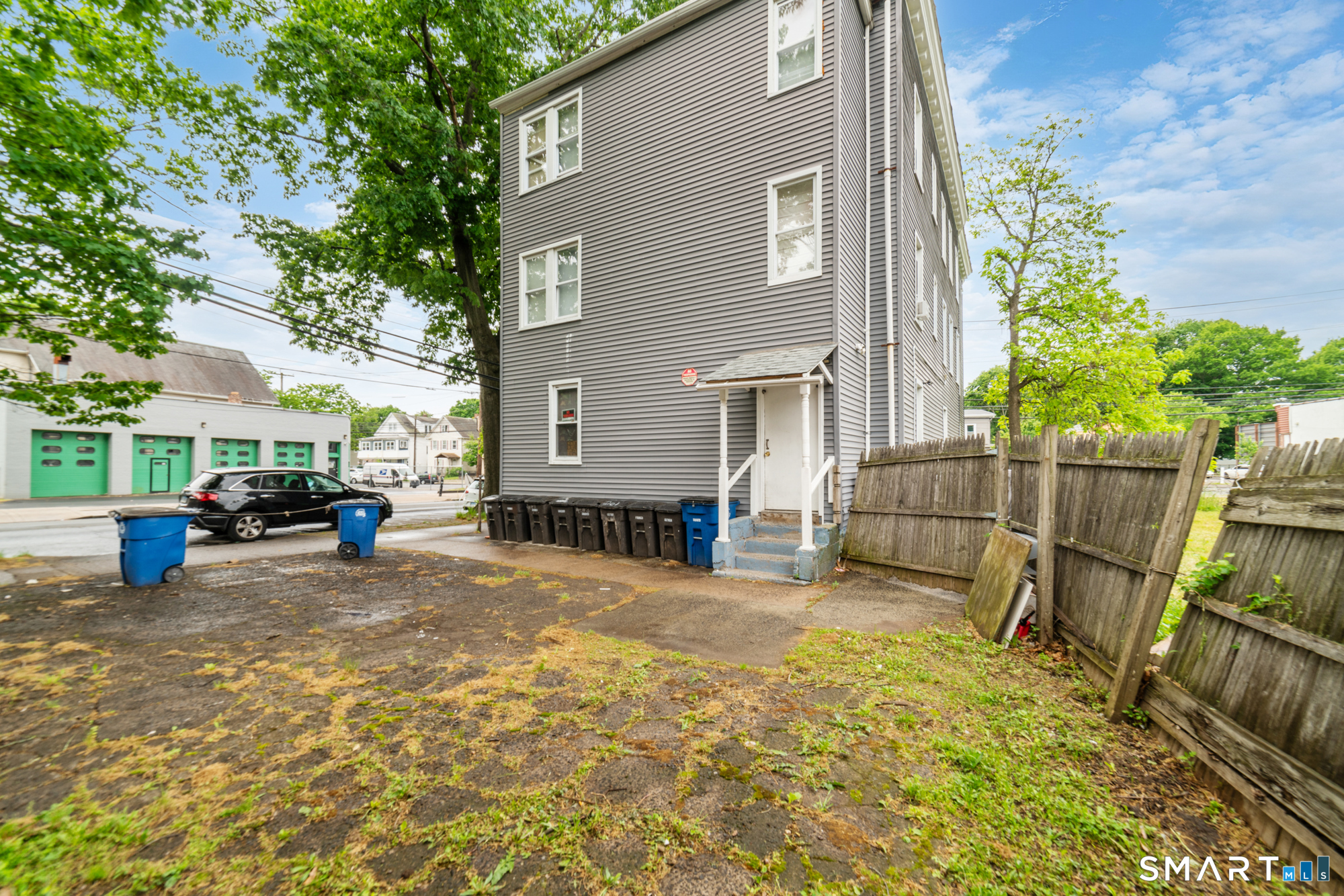 705 Dixwell 1r Avenue Property Photo 19