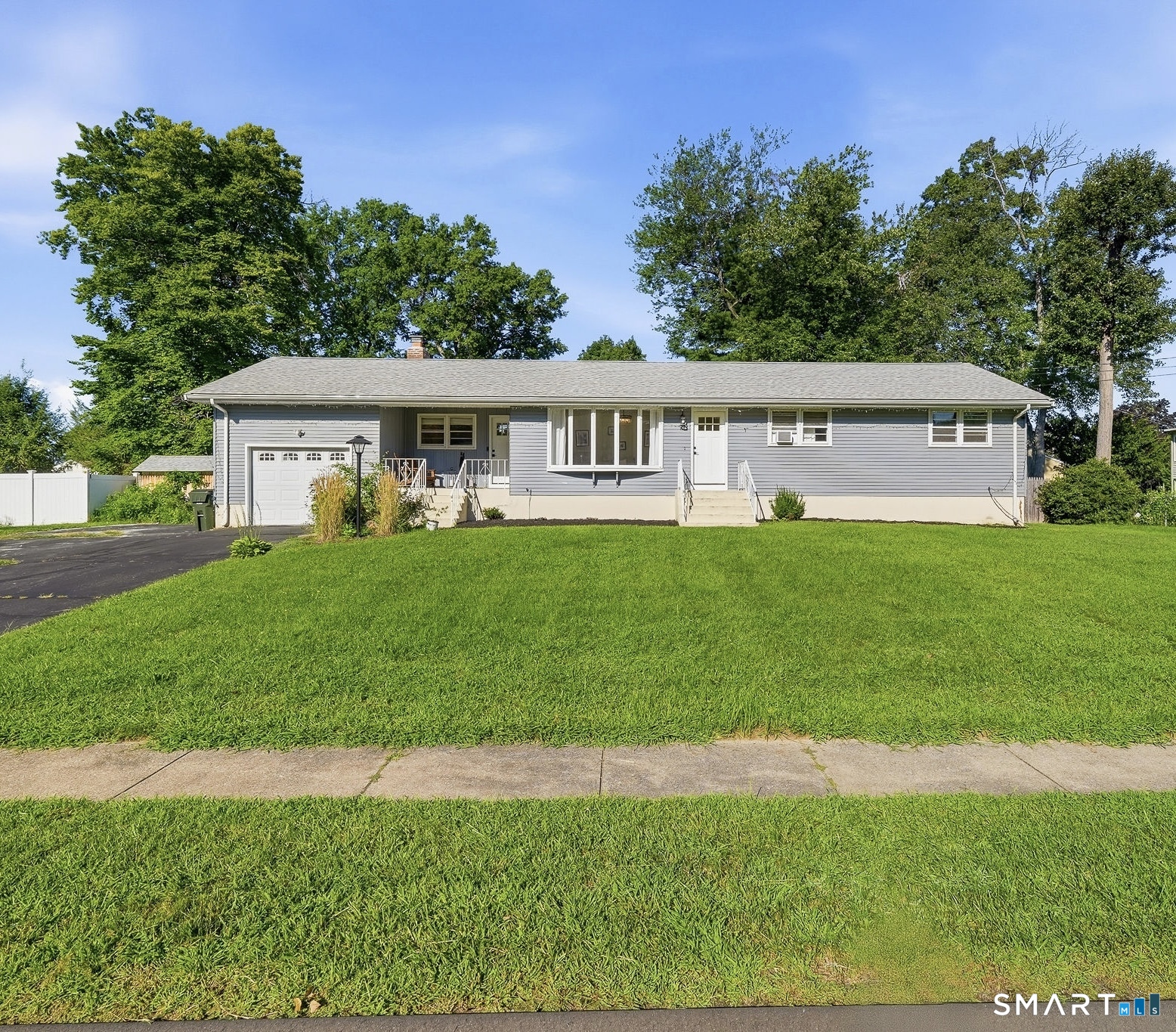 100 Cornell Circle Property Photo 1