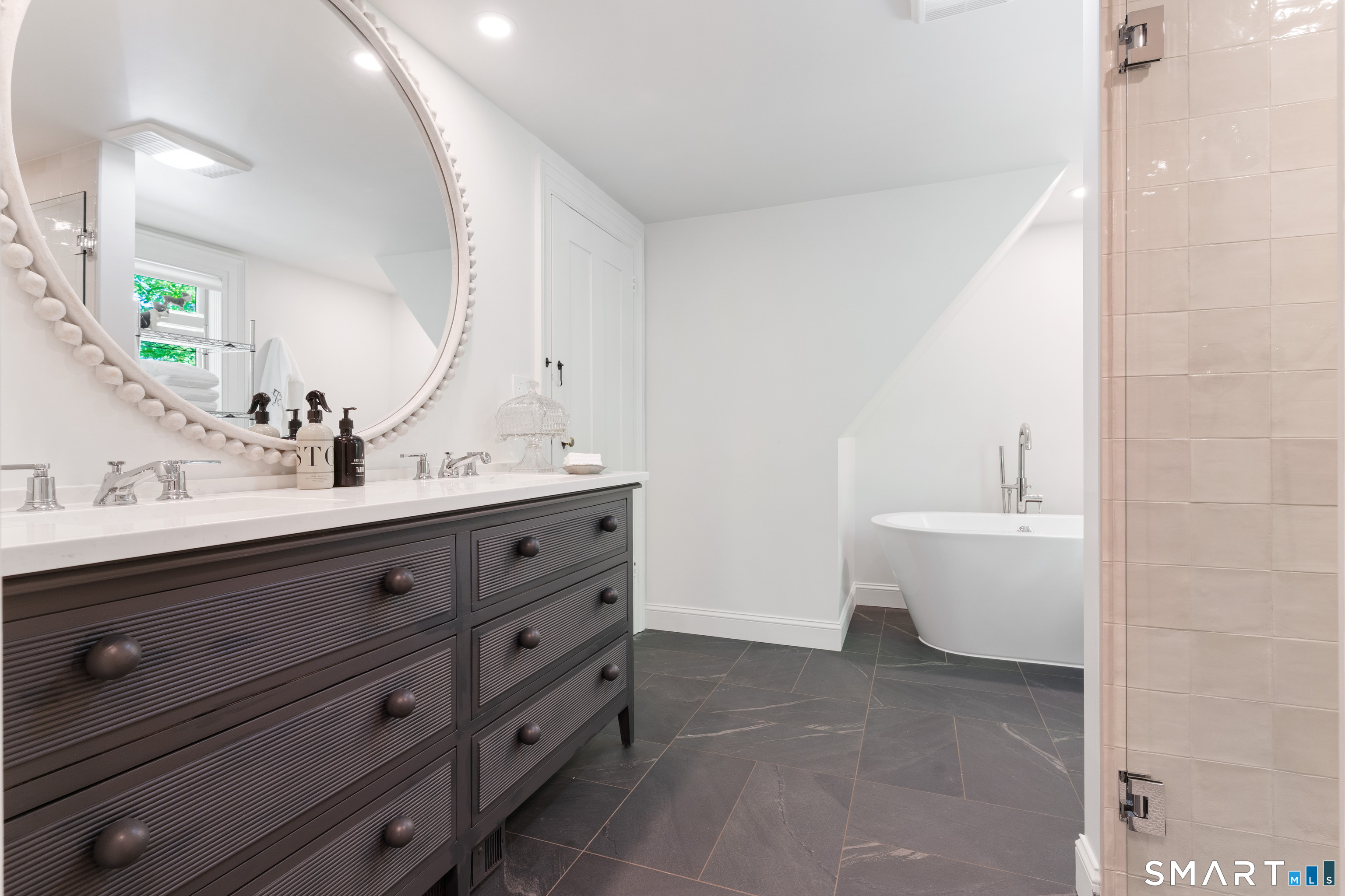 46 West Avenue Property Photo 28