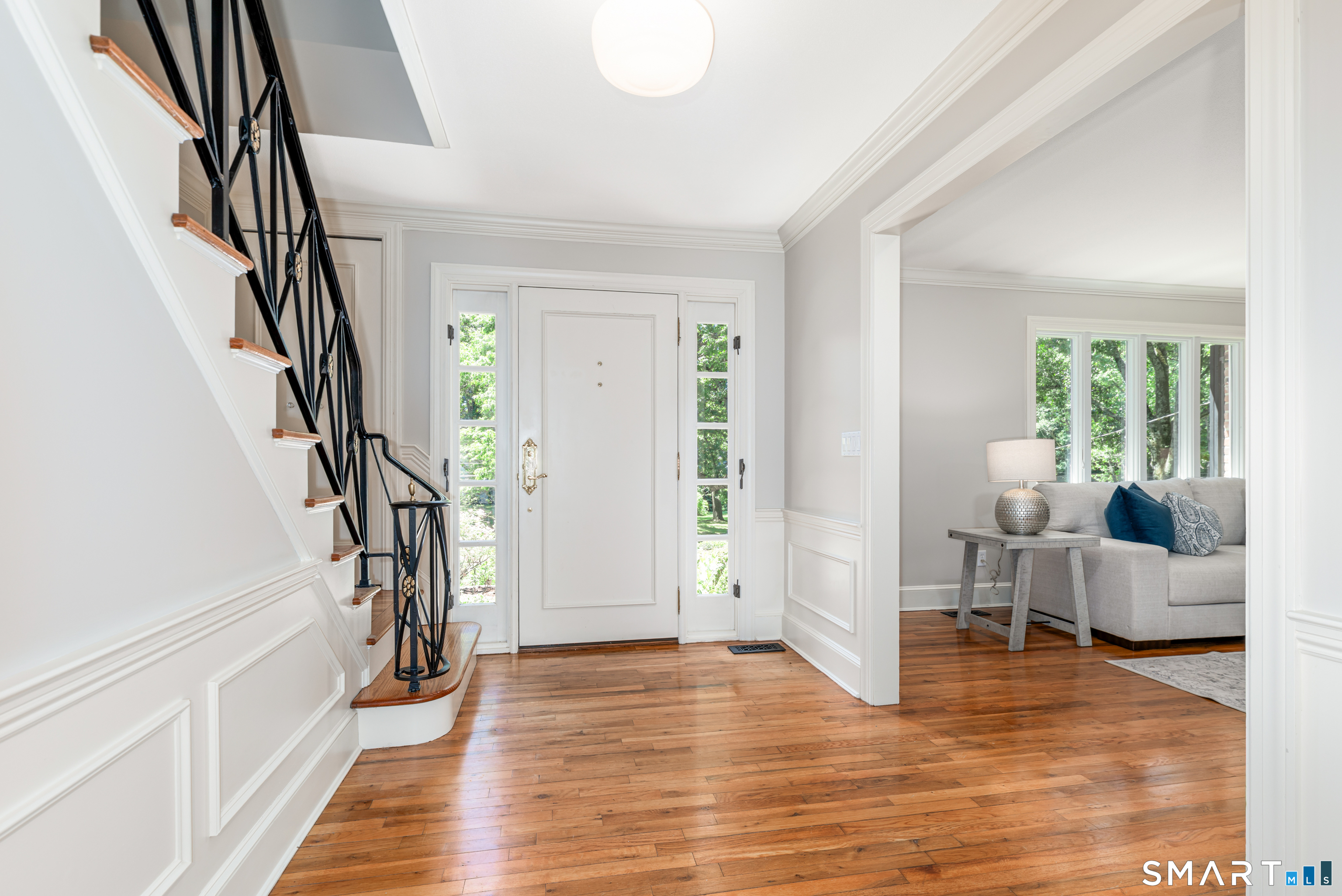 400 Beacon Hill Drive Property Photo 4