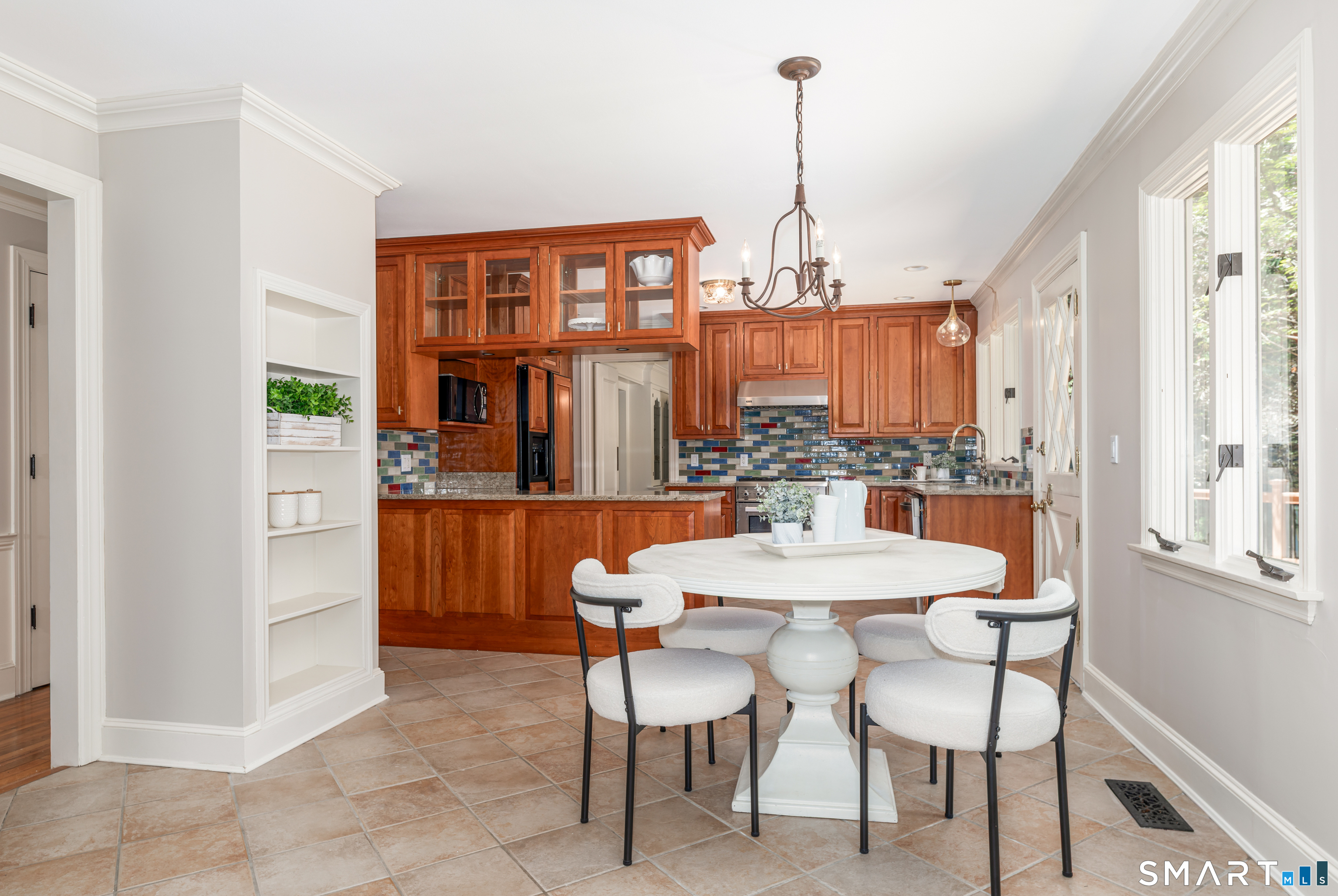 400 Beacon Hill Drive Property Photo 13