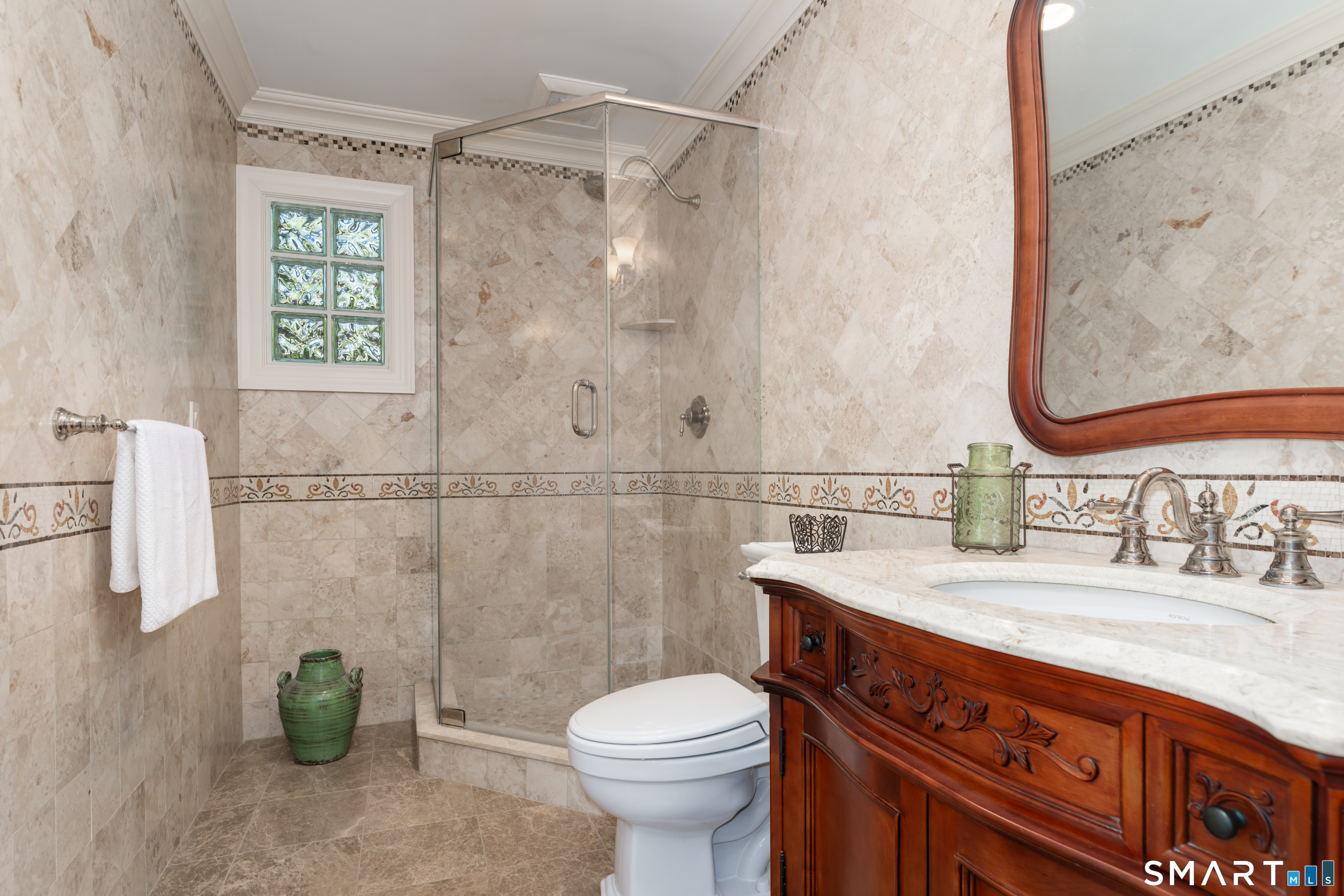400 Beacon Hill Drive Property Photo 17