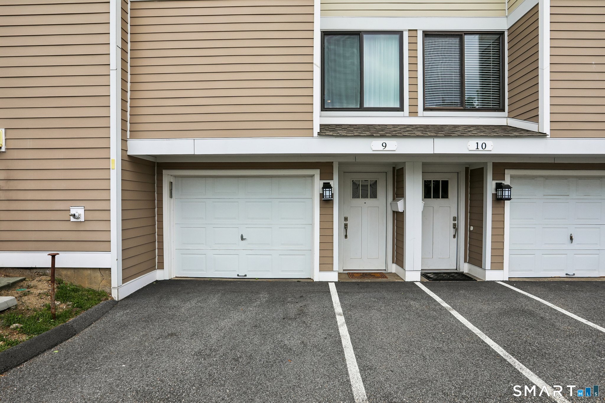 9 Lawson 9 Lane Property Photo 1