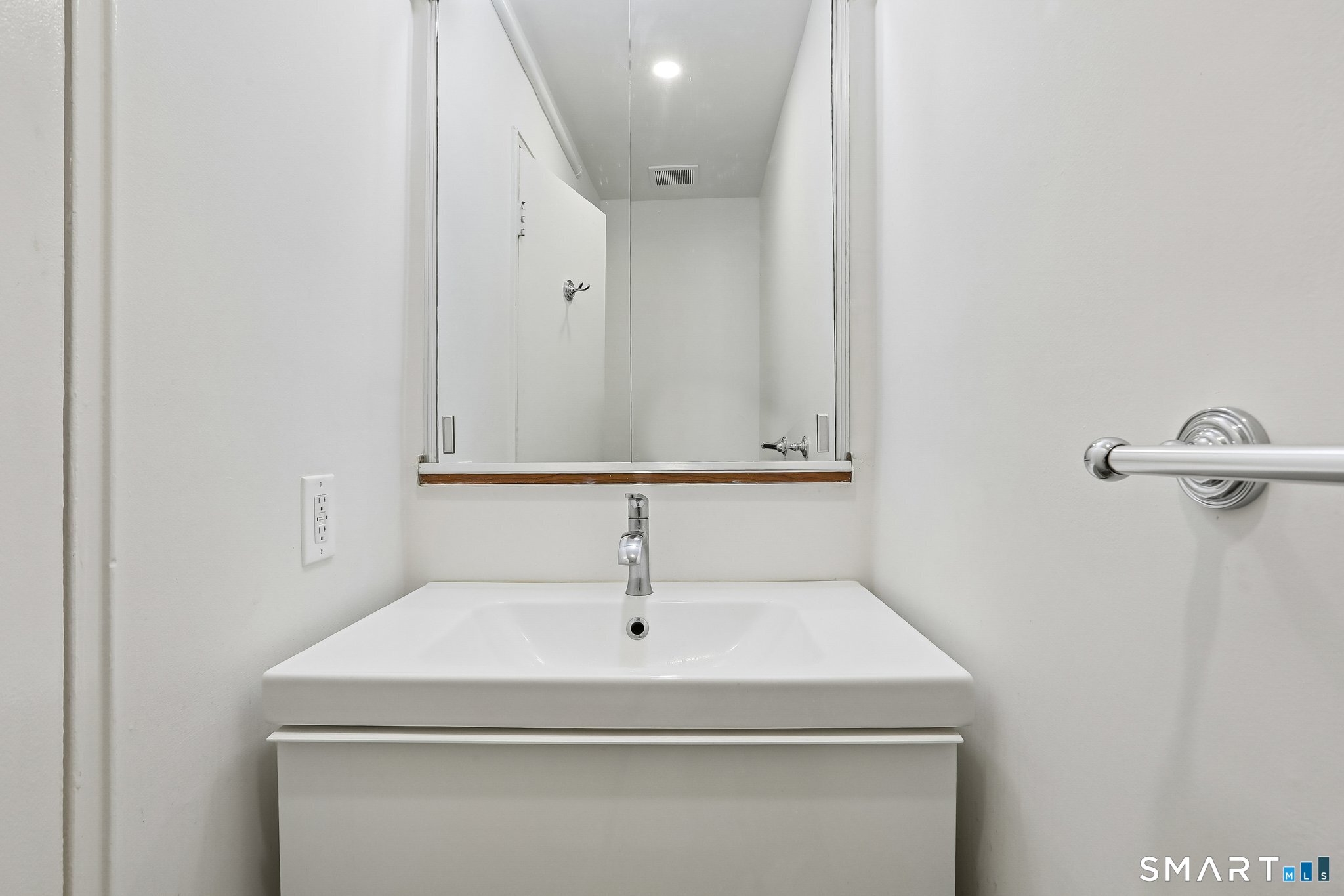 9 Lawson 9 Lane Property Photo 12