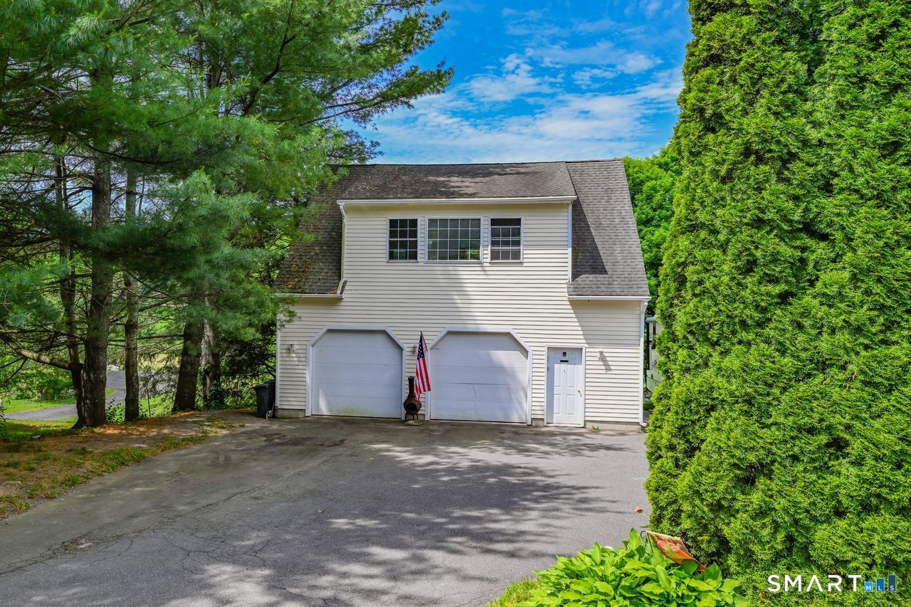 494 Nonnewaug Road Property Photo 3