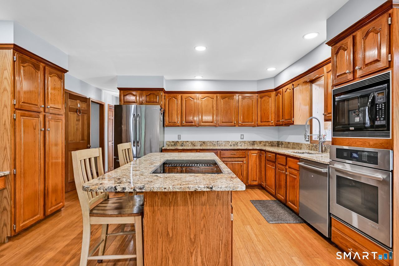 494 Nonnewaug Road Property Photo 6