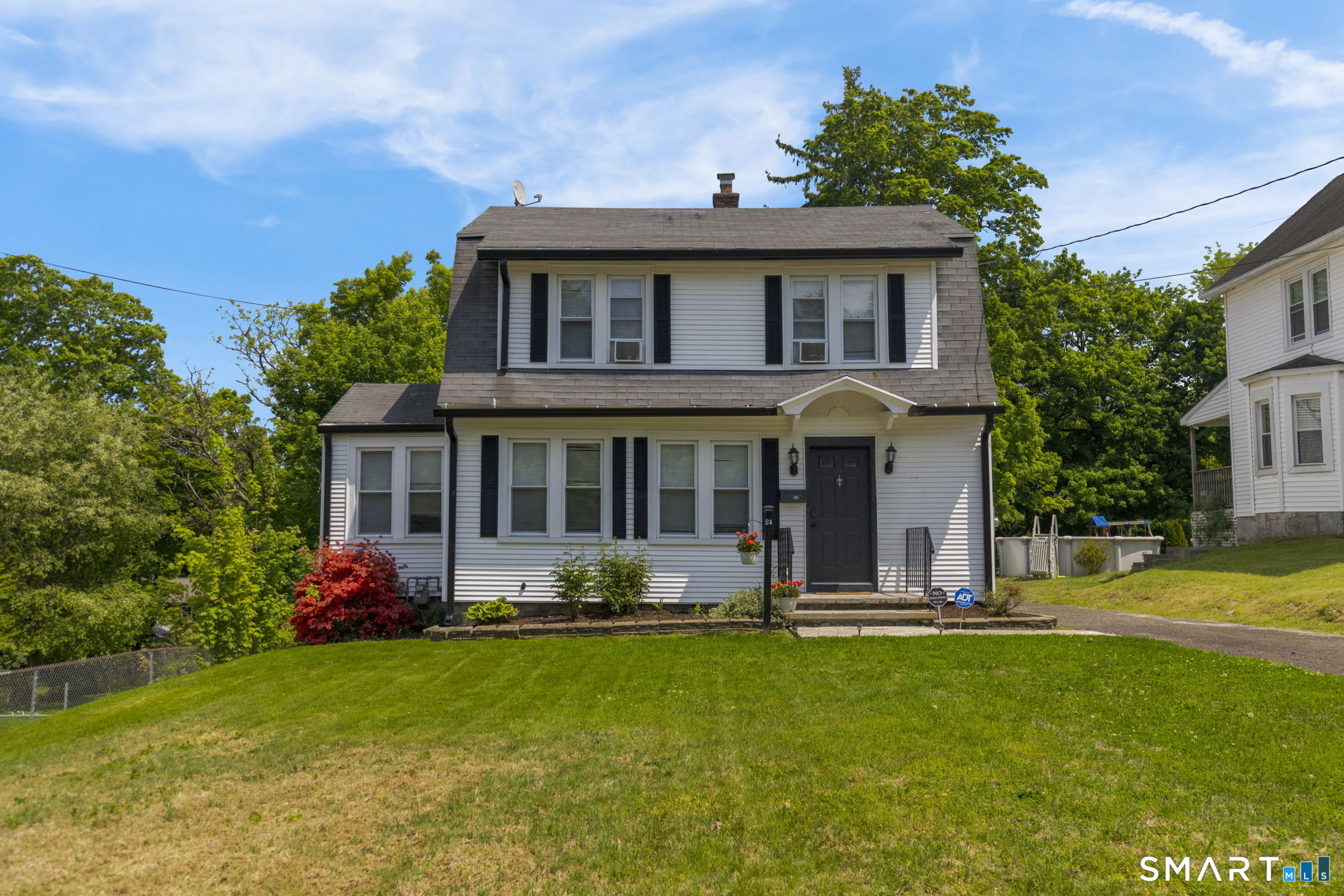 24 Pleasant Avenue Property Photo 1