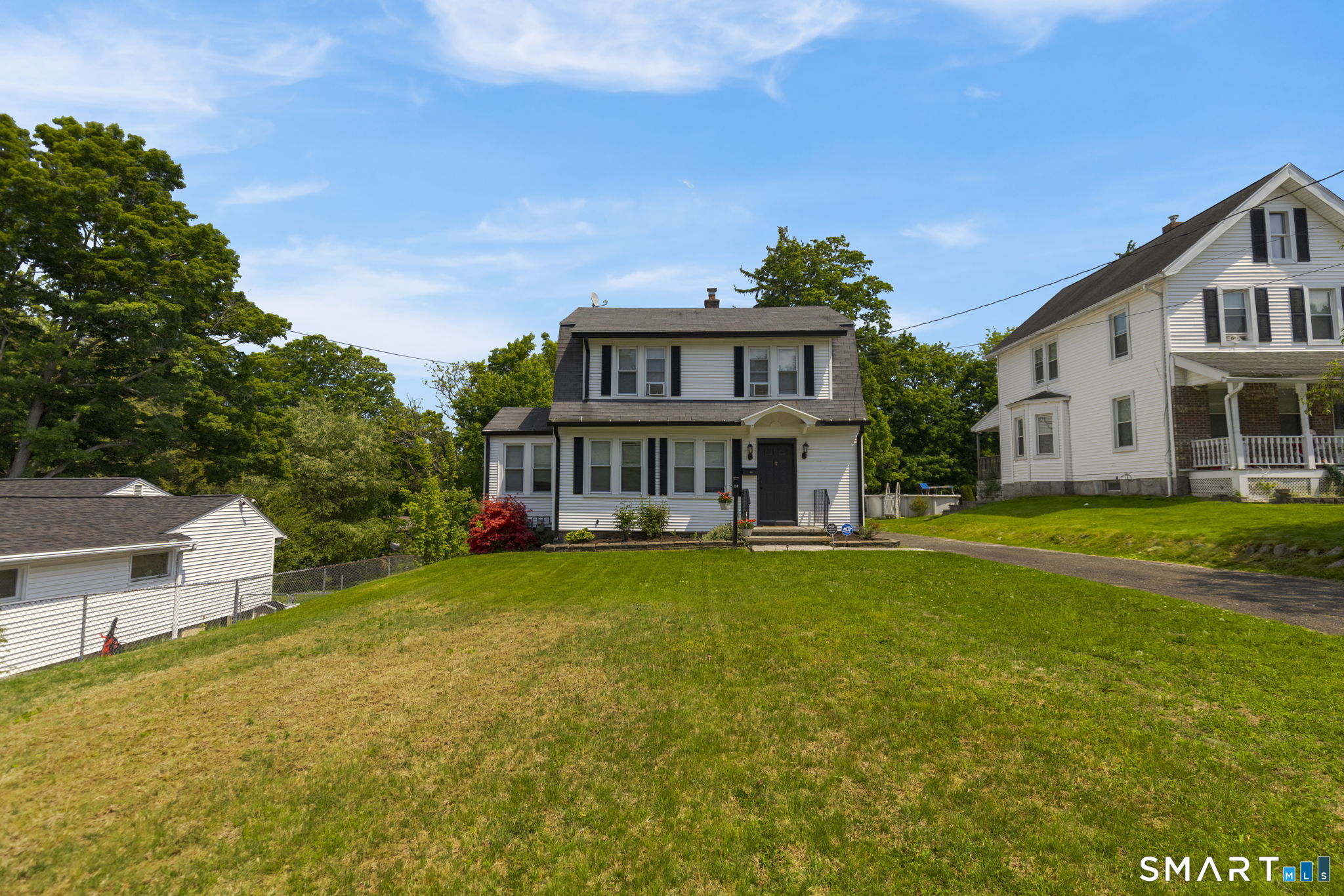 24 Pleasant Avenue Property Photo 2