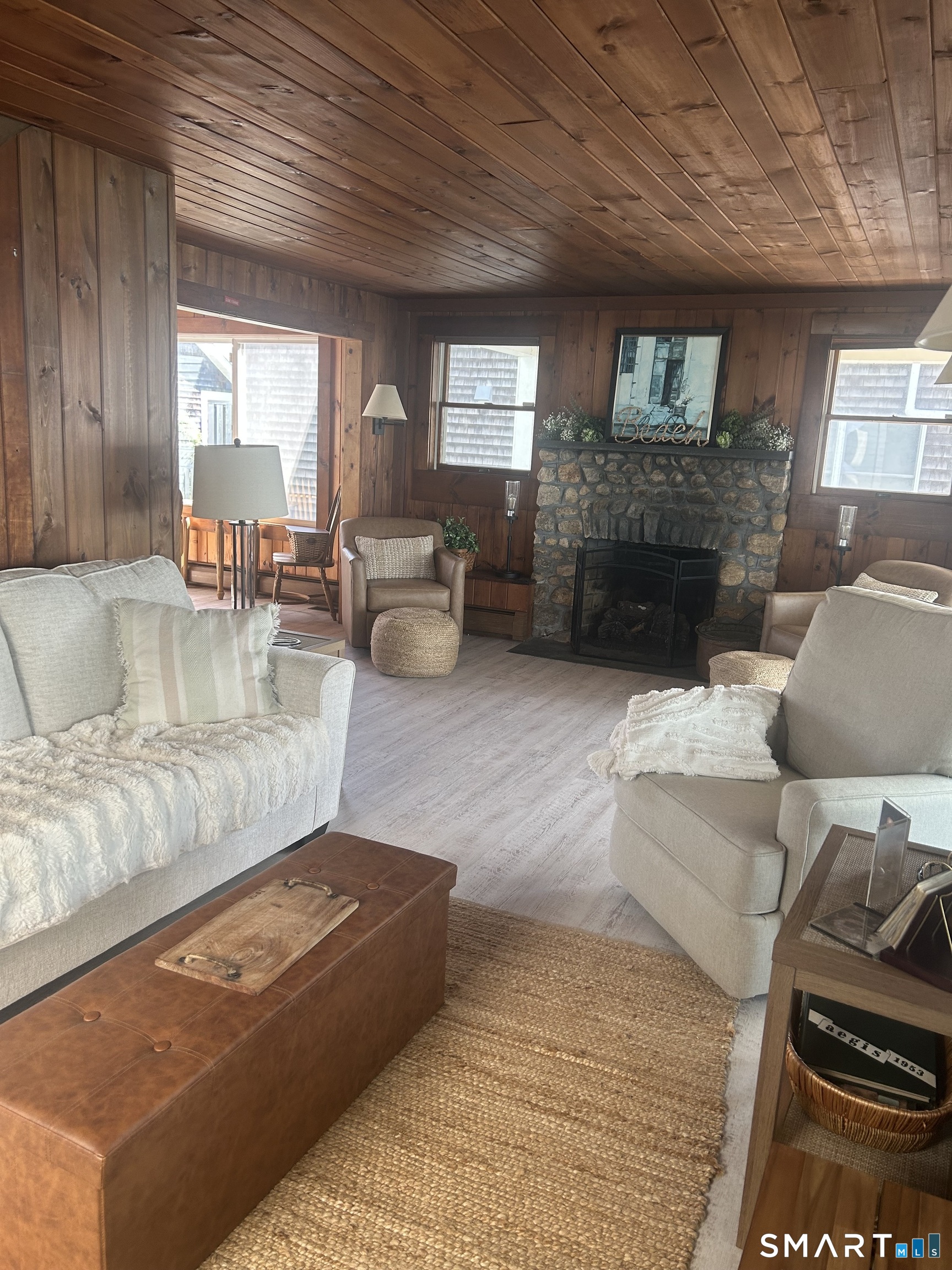 293 Giants Neck Road Property Photo 12