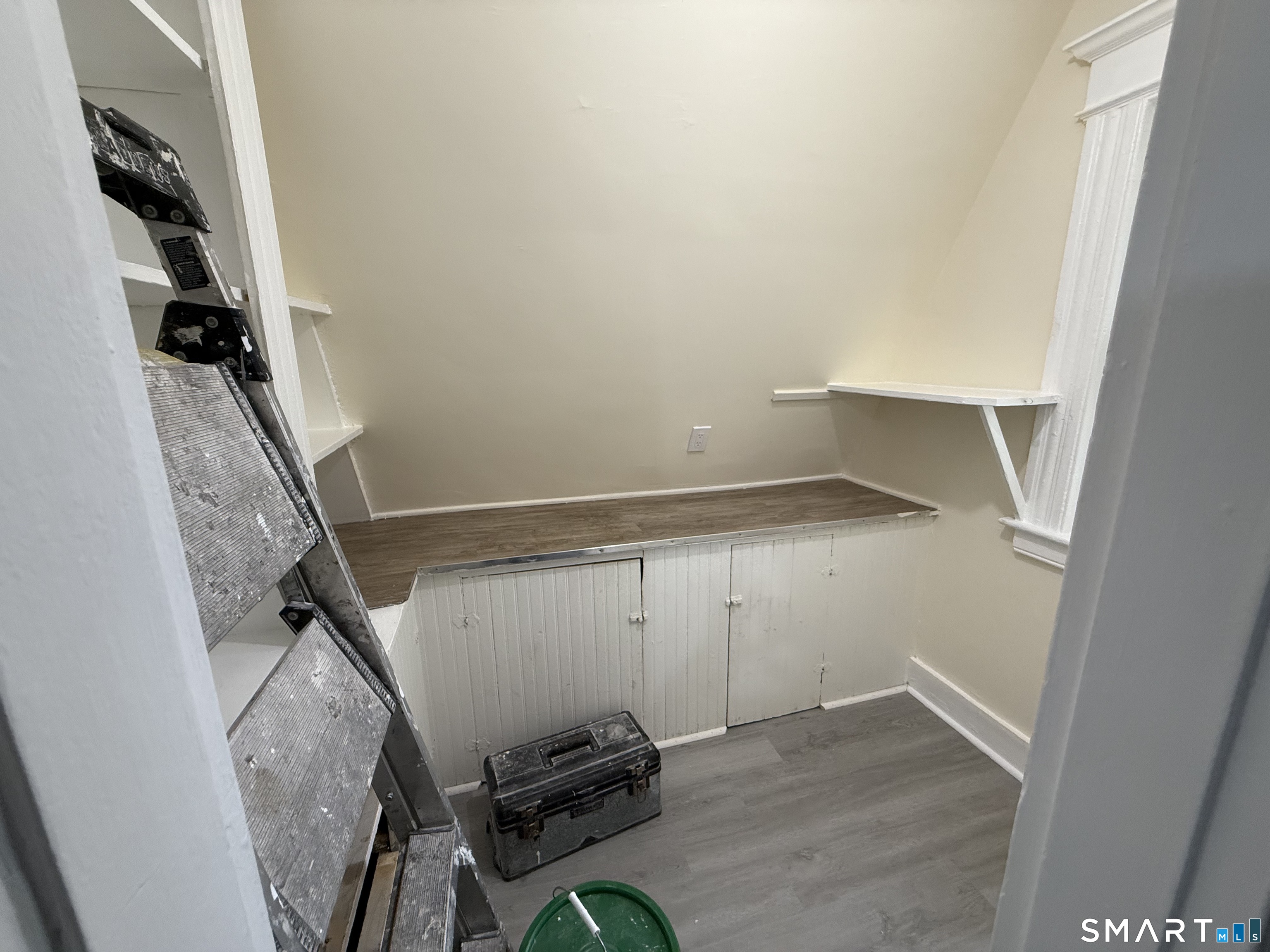 82 Bunker Hill 3 Avenue Property Photo 3