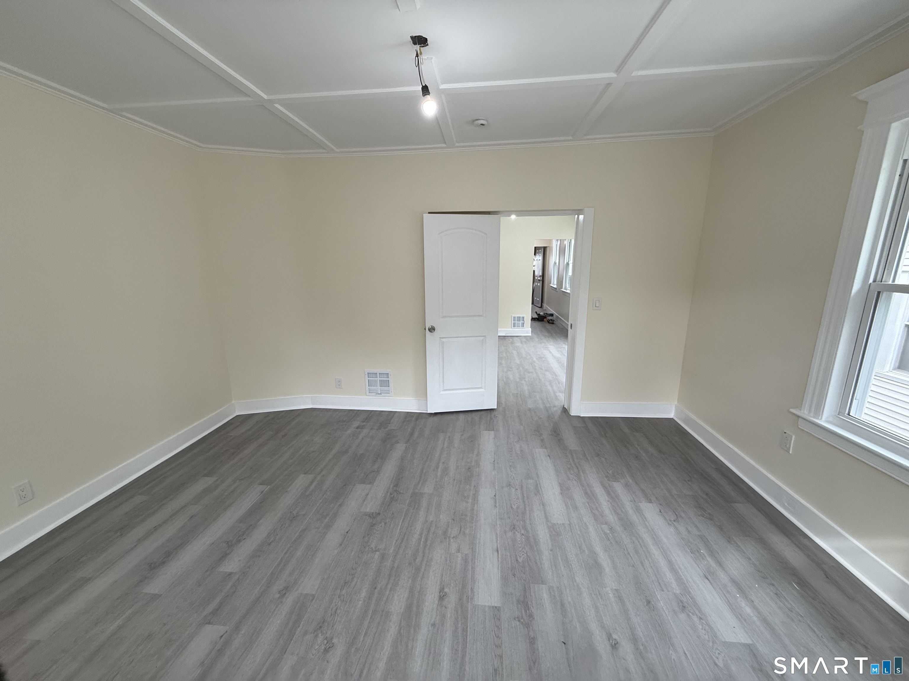 82 Bunker Hill 3 Avenue Property Photo 5