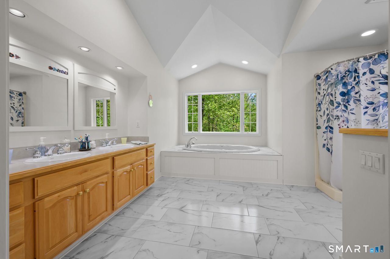104 Lambert Road Property Photo 28