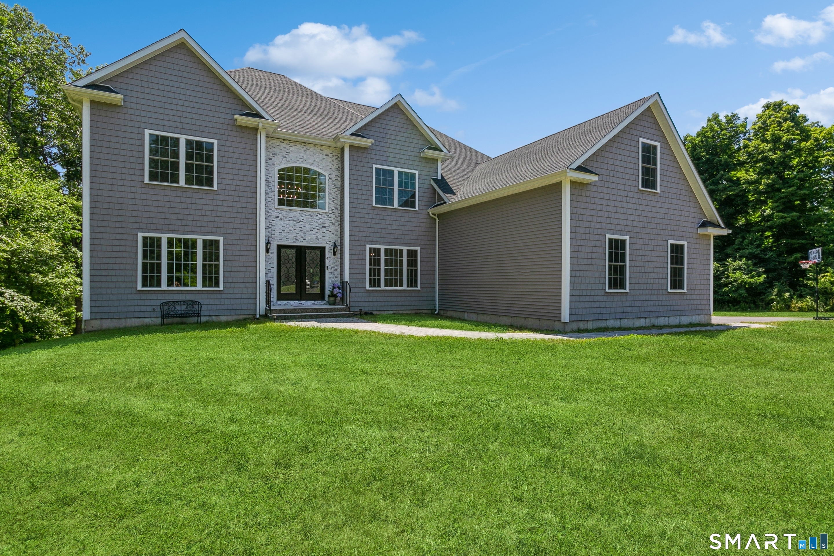 4 Darcangelo Drive Property Photo 2