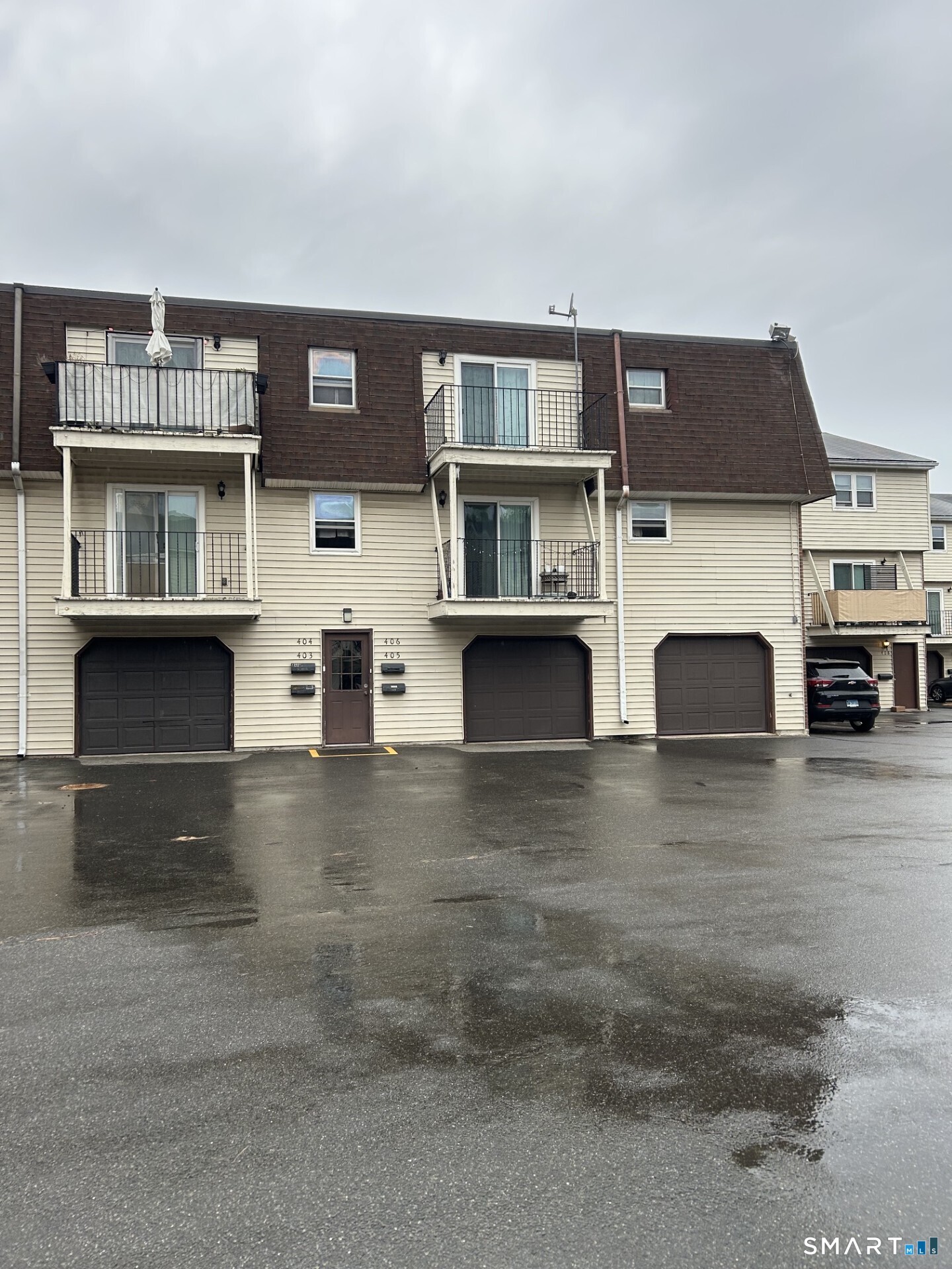 403 Blackstone 403 Village Property Photo 1