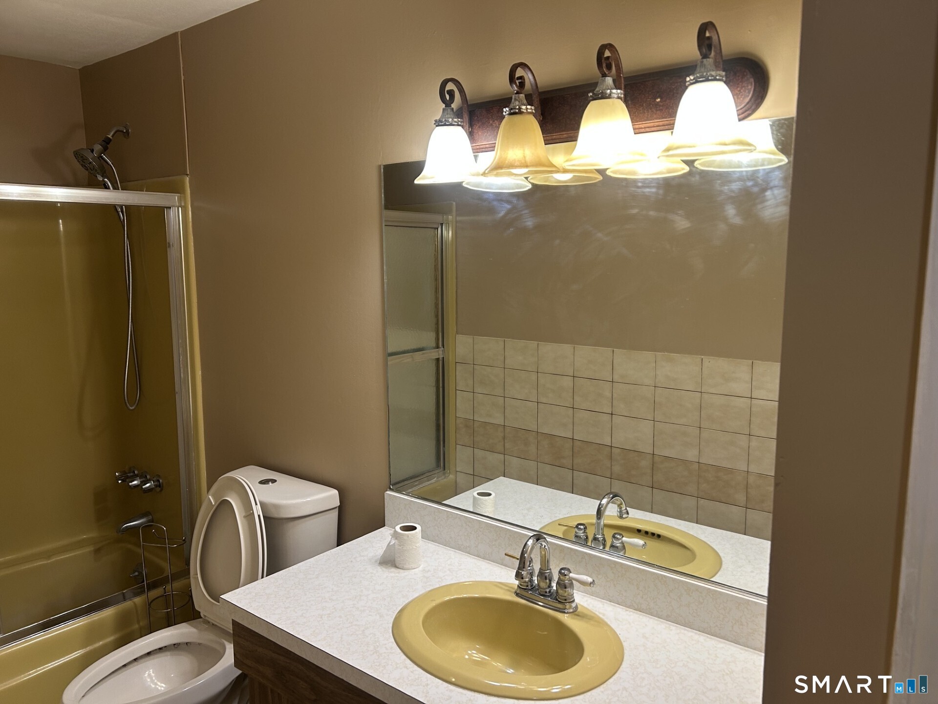 403 Blackstone 403 Village Property Photo 5