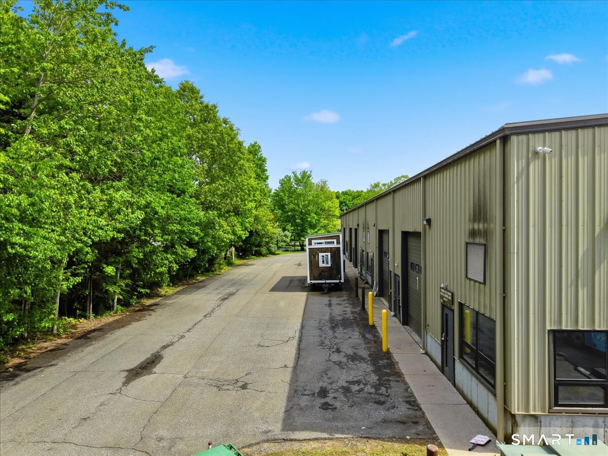 17 Industrial Park Road Property Photo 8