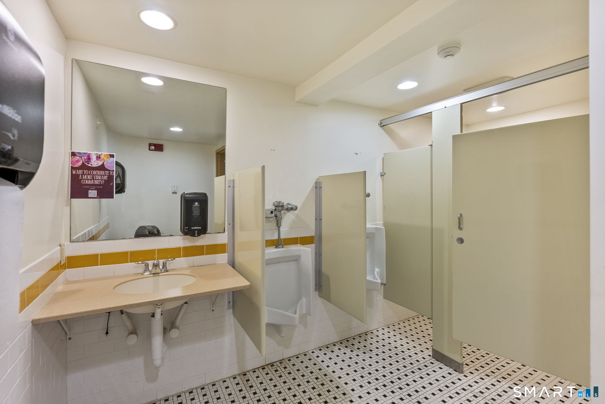 27 Railroad Street Property Photo 18