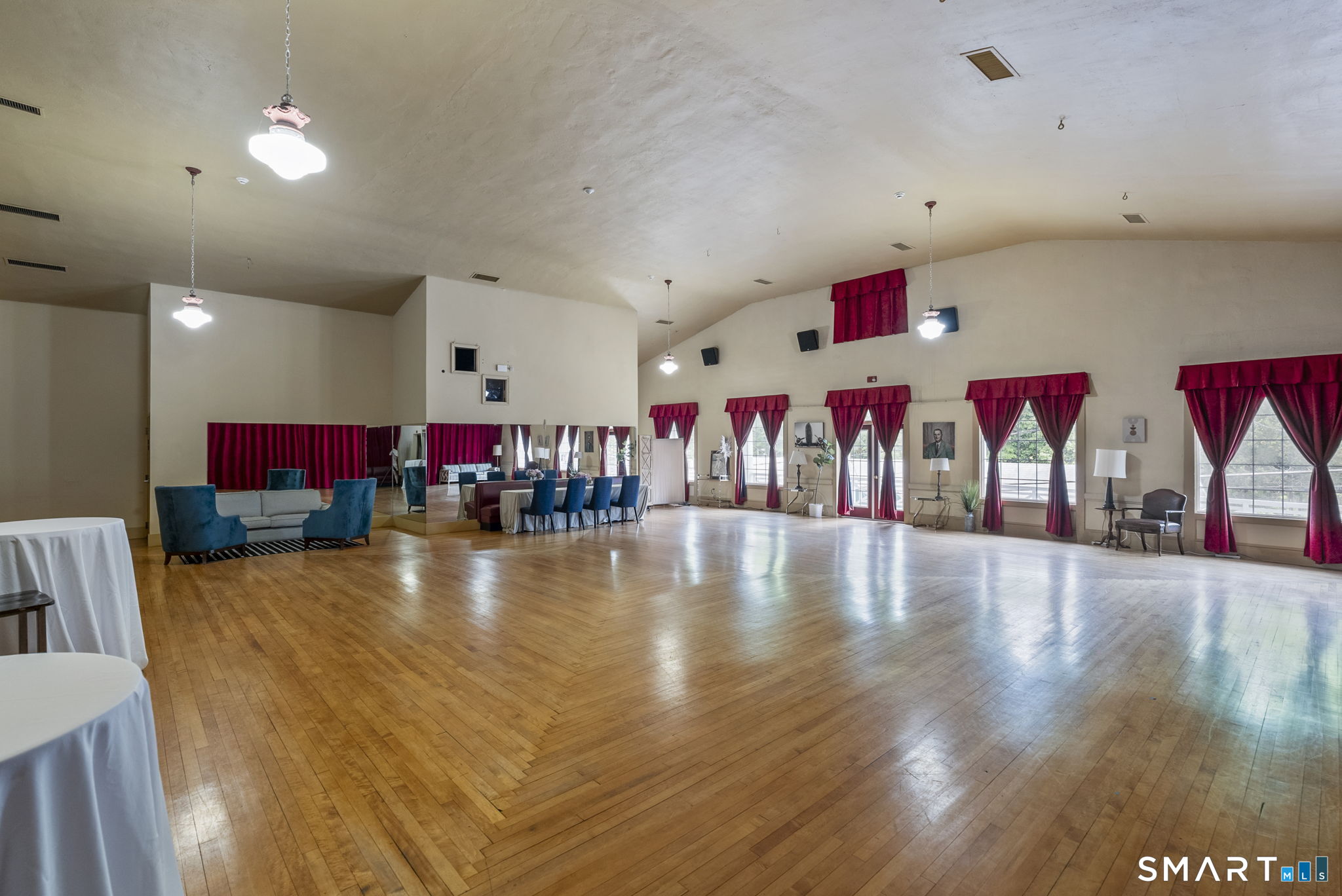 27 Railroad Street Property Photo 25