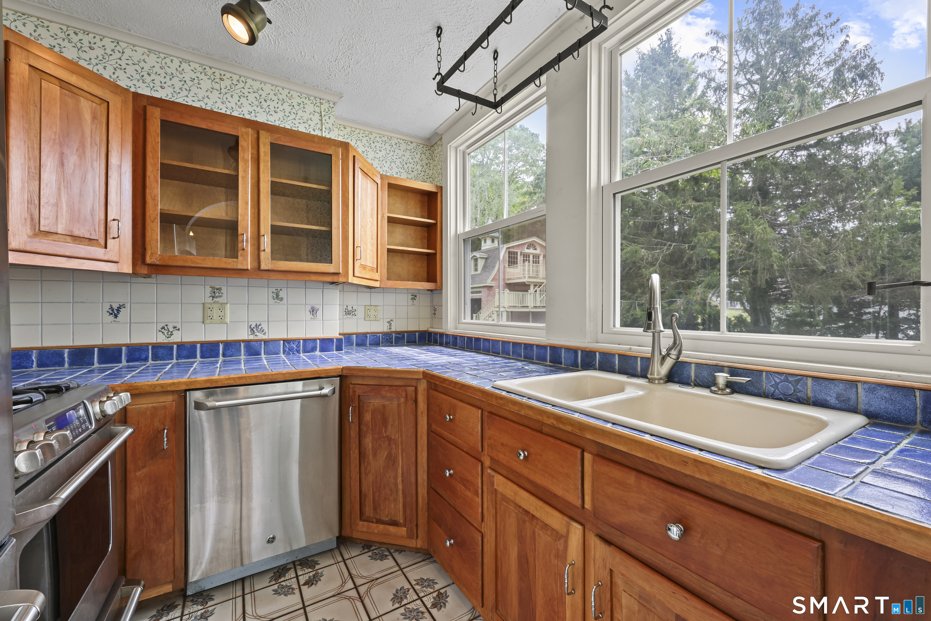 77 Main Street Property Photo 15