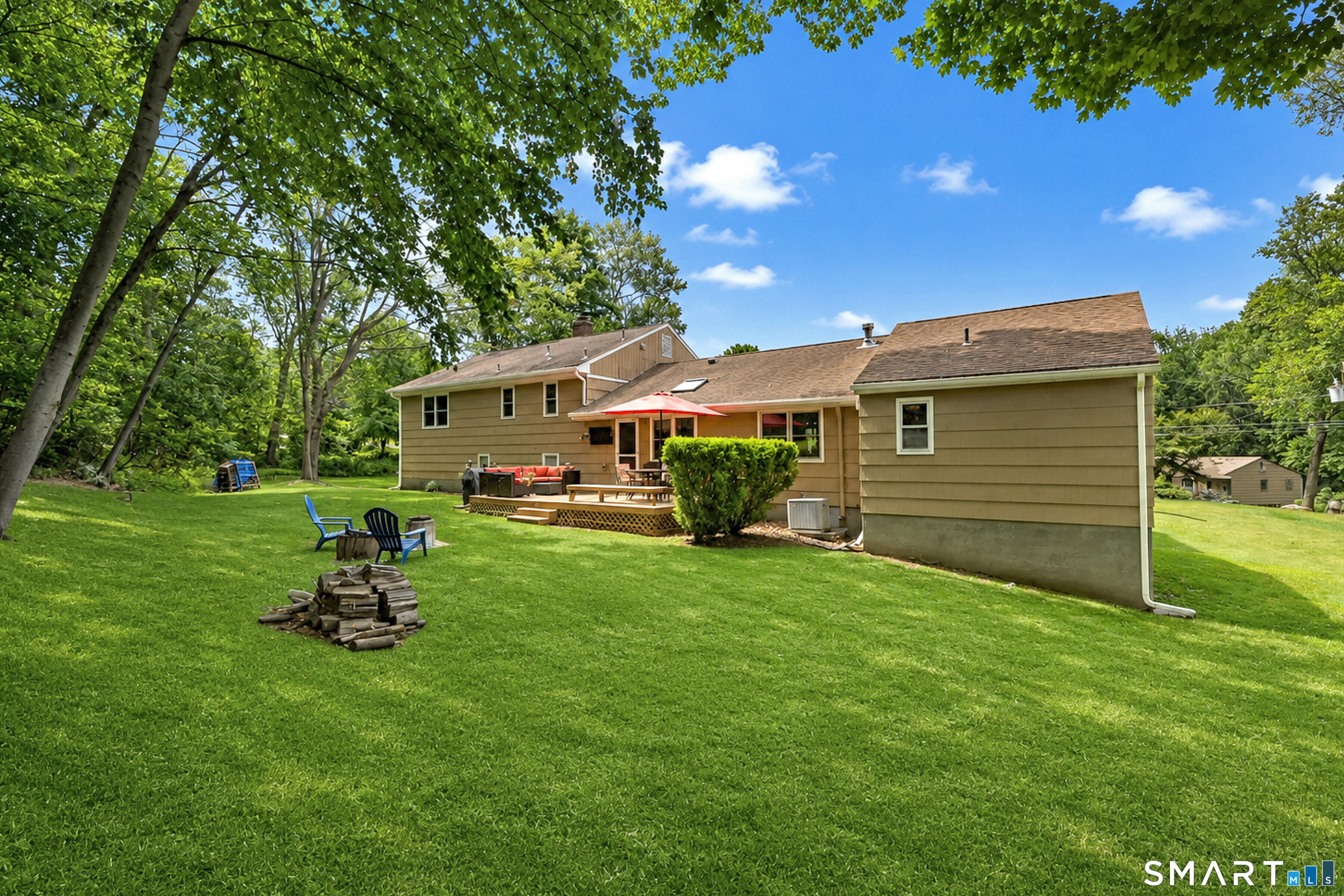 997 Rainbow Trail Property Photo 6