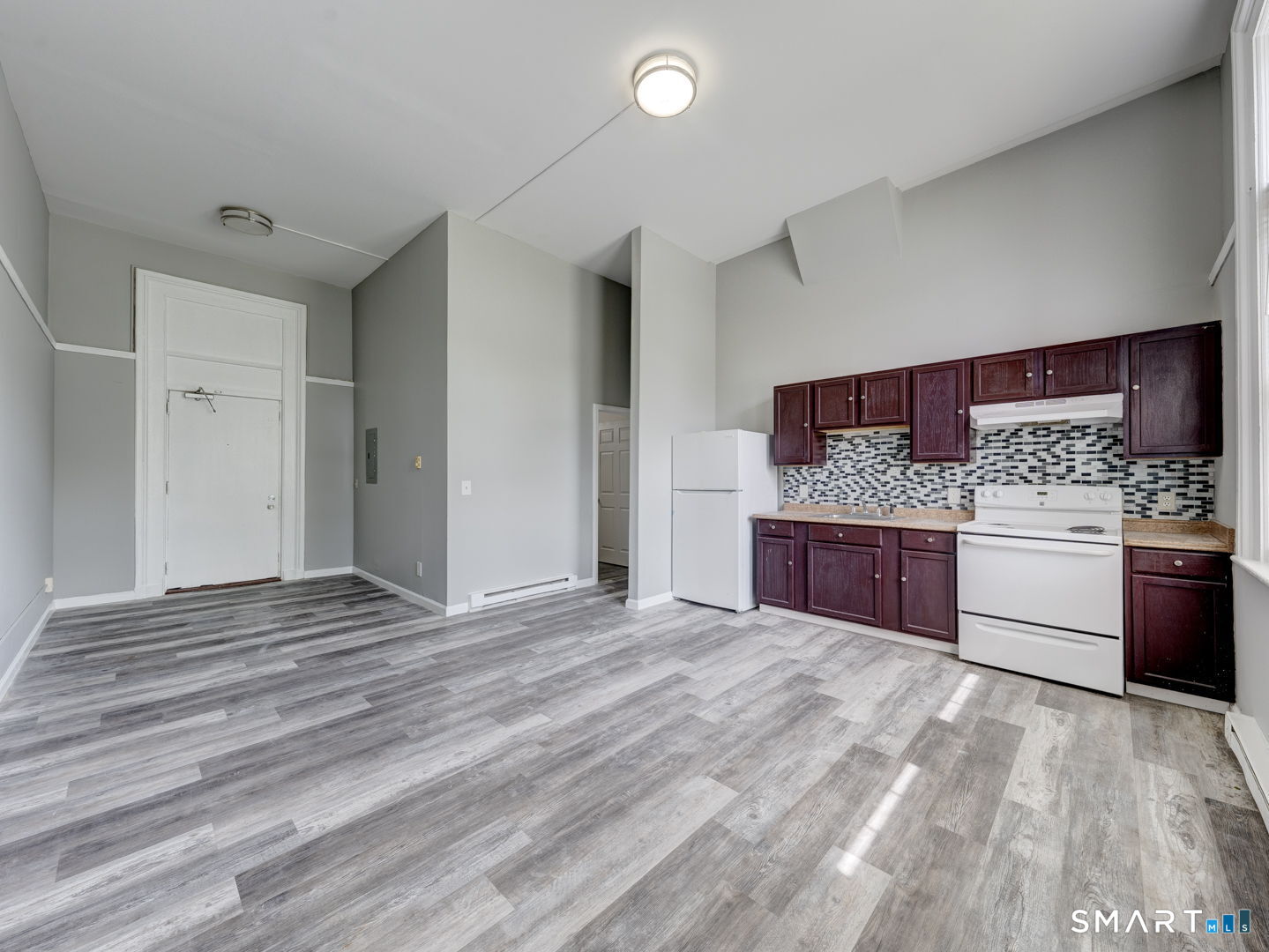 111 Franklin 102 Square Property Photo 5