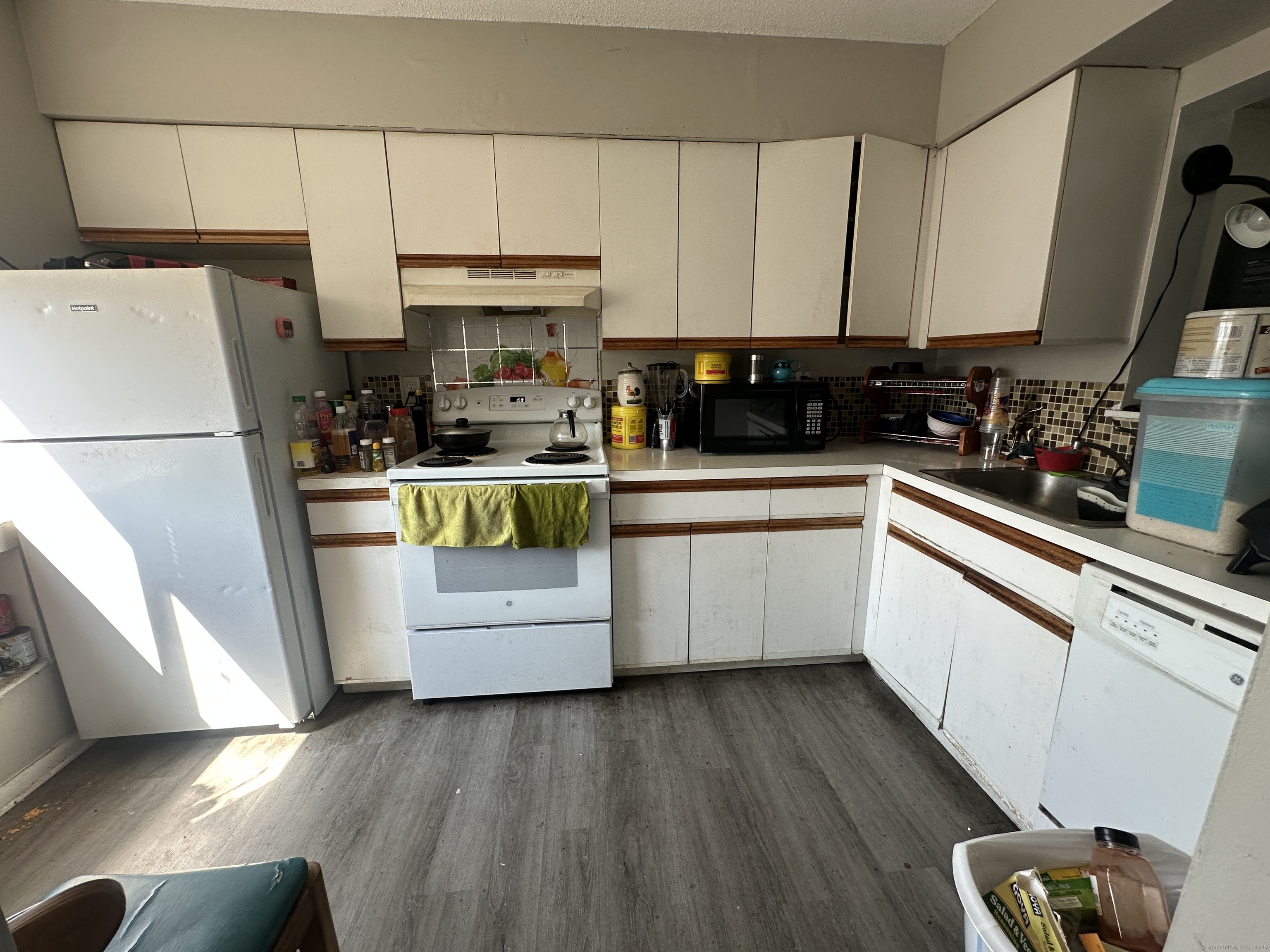 1423 Quinnipiac 108 Avenue Property Photo 4