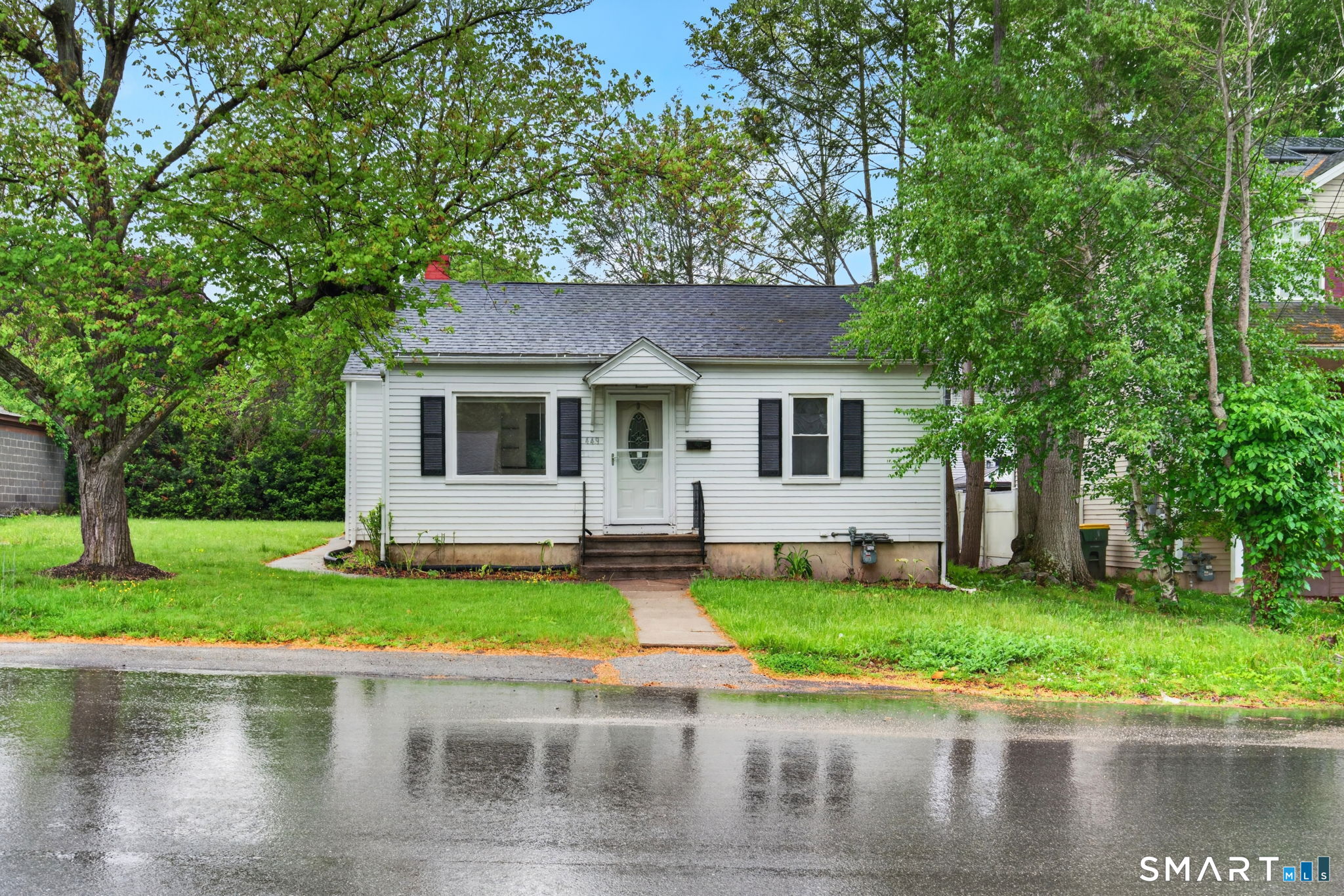 449 Atwood Avenue Property Photo 1