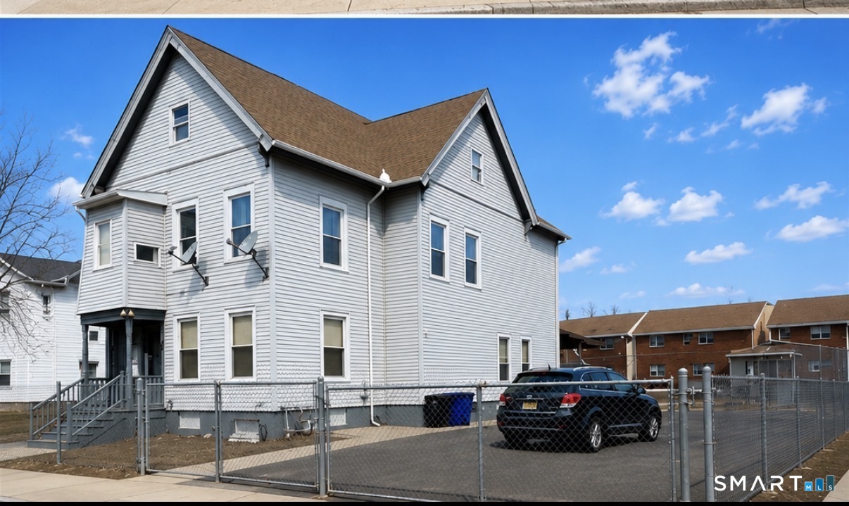161 Thompson Street Property Photo 9
