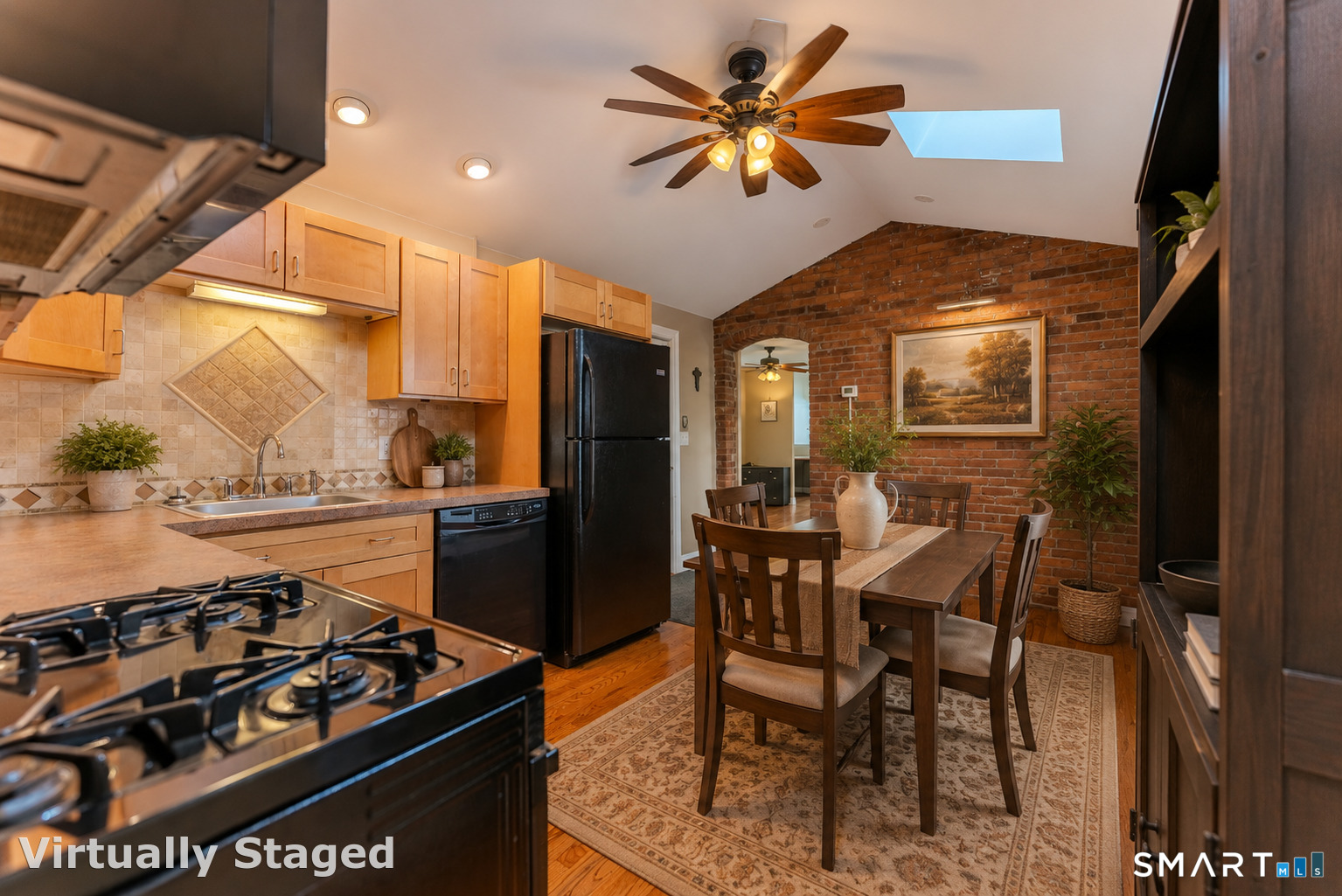 31 Suffield Street Property Photo 4