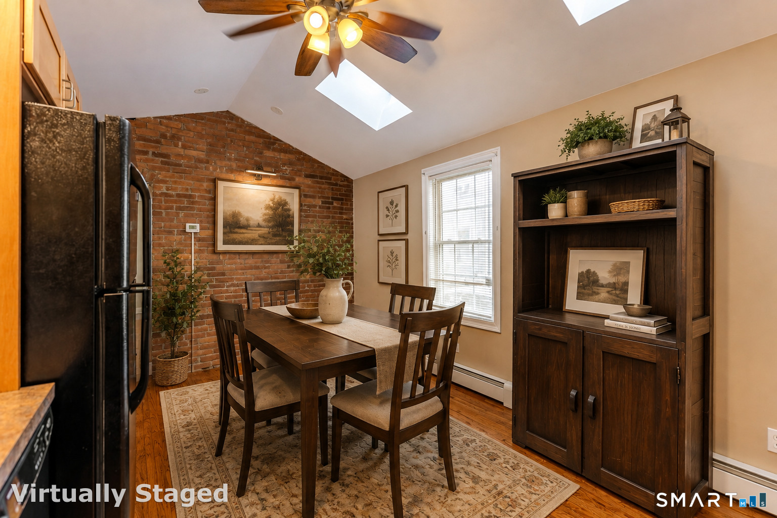 31 Suffield Street Property Photo 6