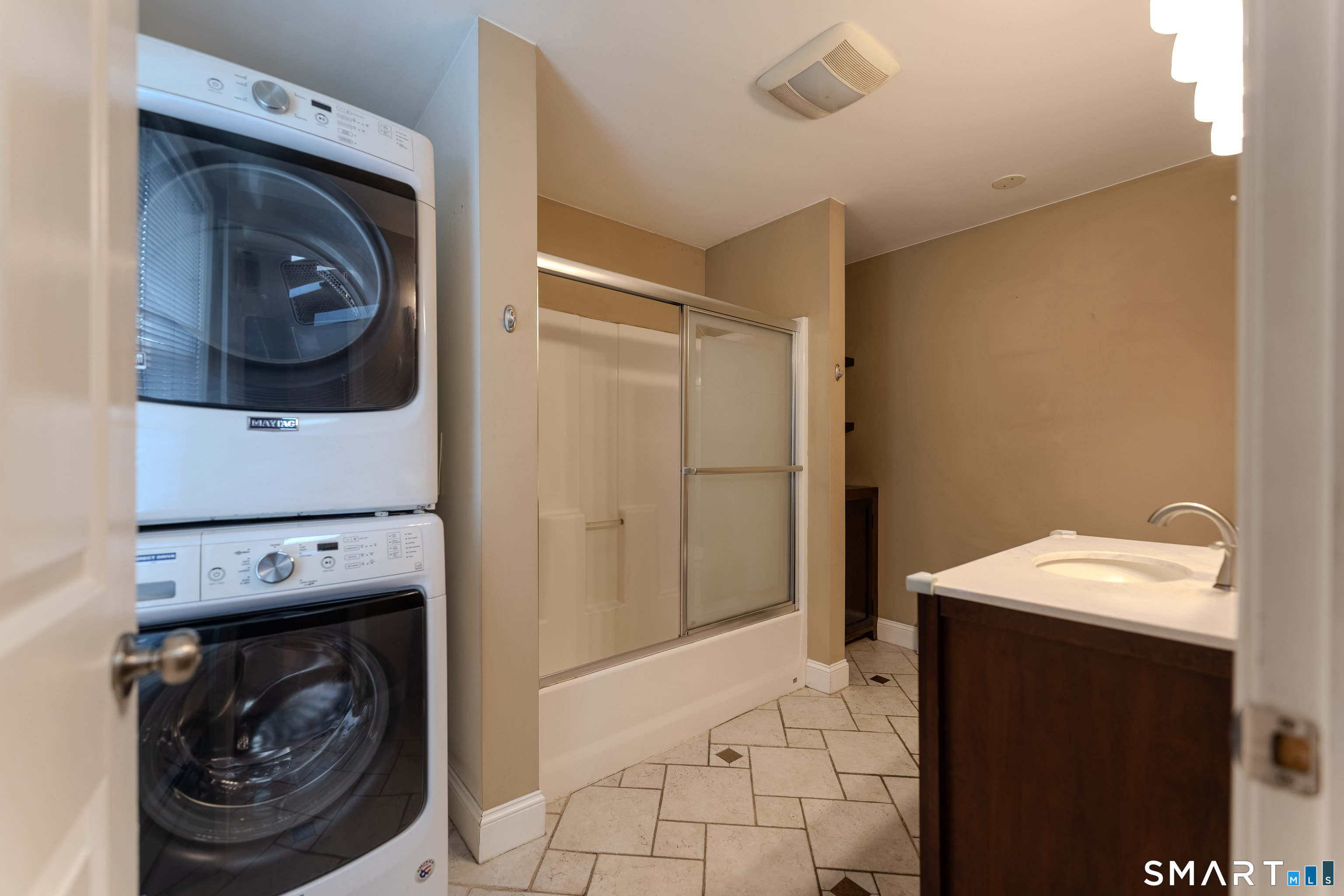 31 Suffield Street Property Photo 22