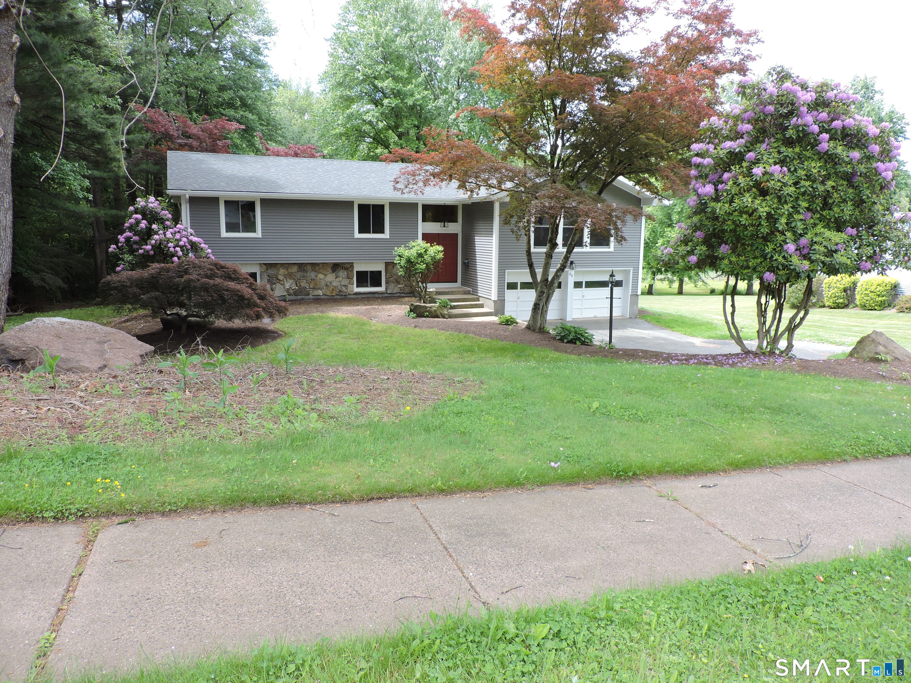 60 Mohegan Trail Property Photo 1