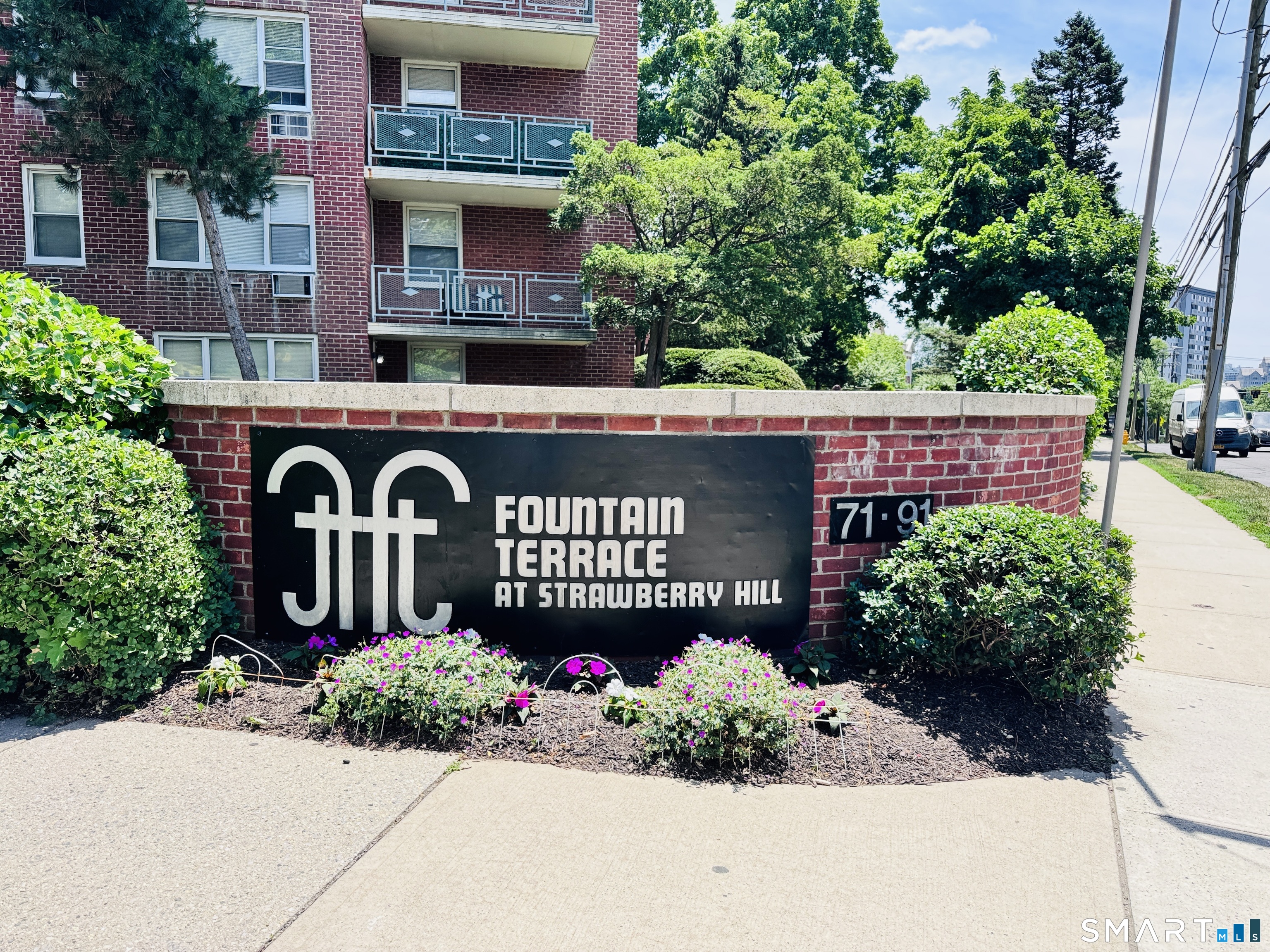 91 Strawberry Hill 425 Avenue Property Photo 26