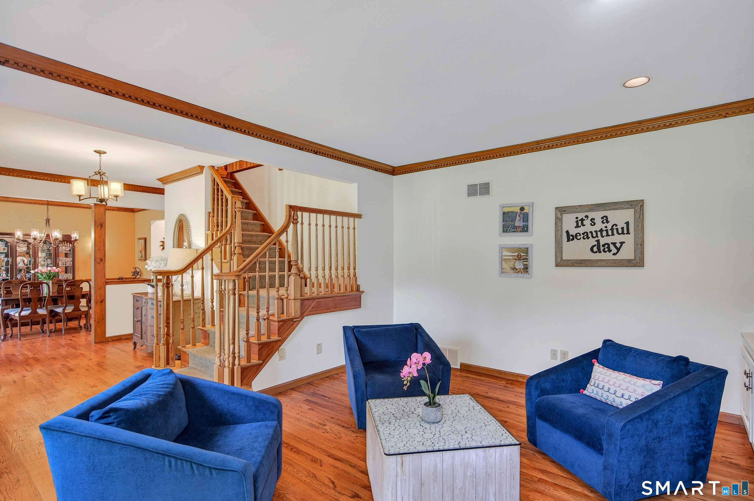 7 Huntington Lane Property Photo 3