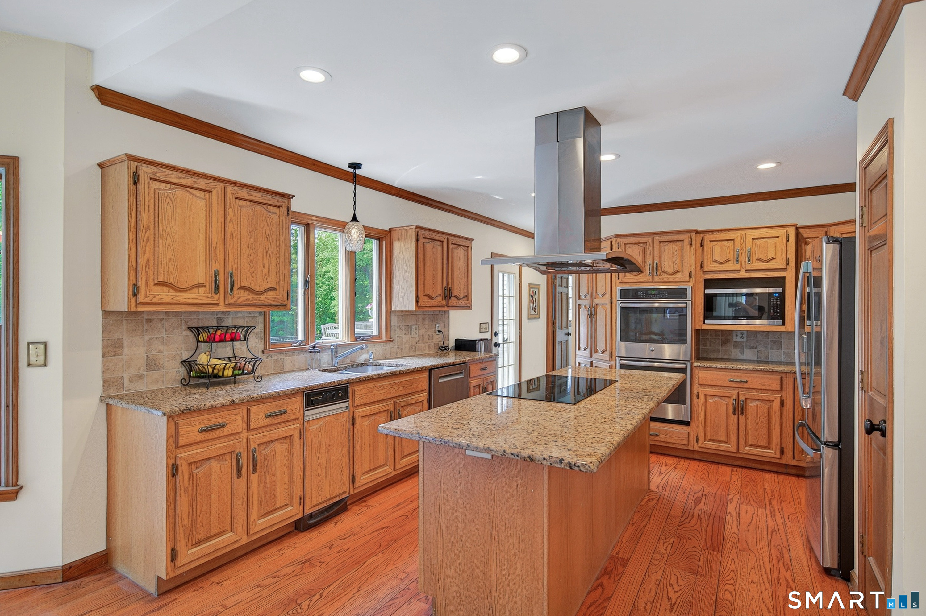 7 Huntington Lane Property Photo 6