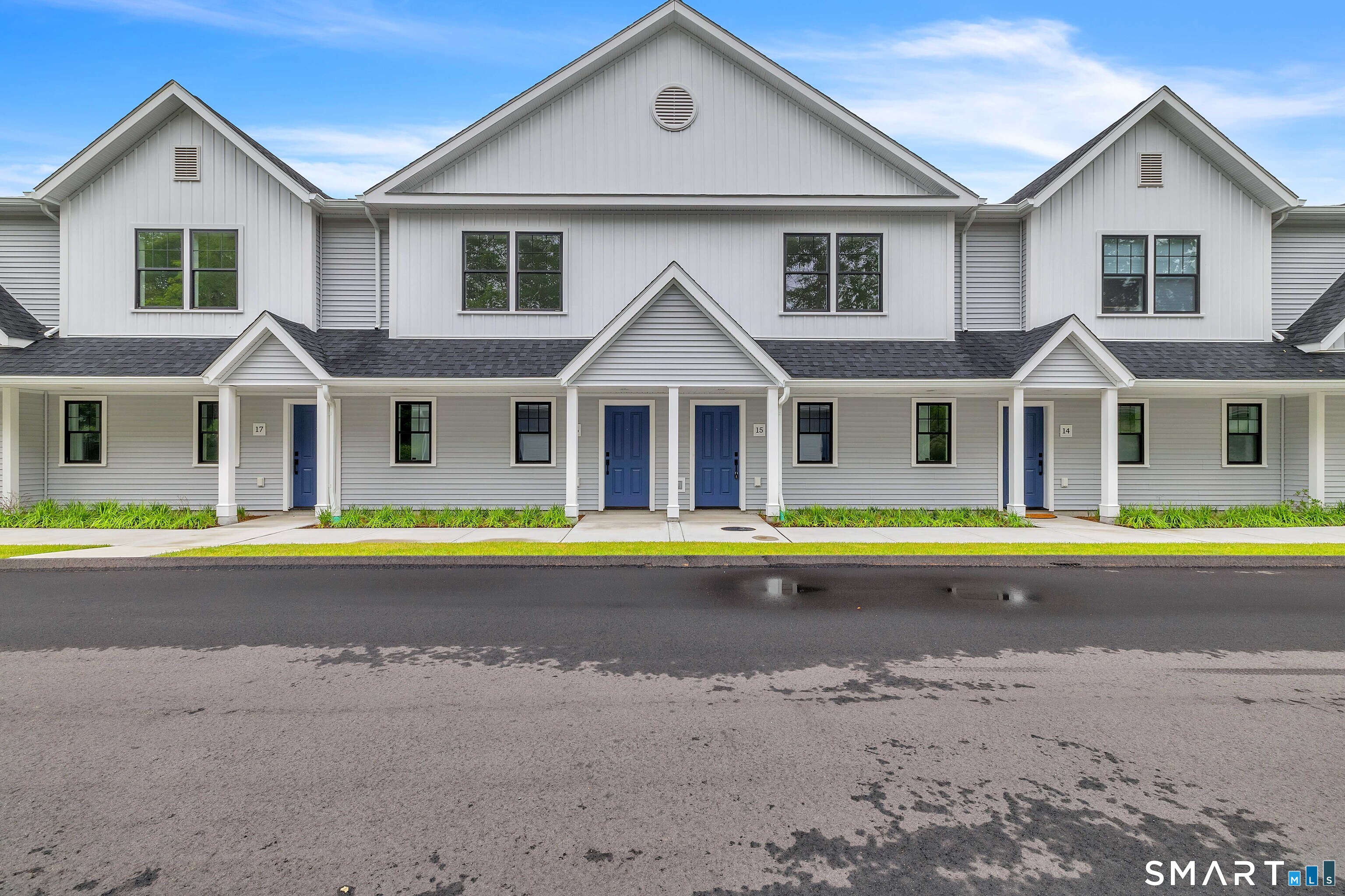138 Boston Post 17 Road Property Photo 1