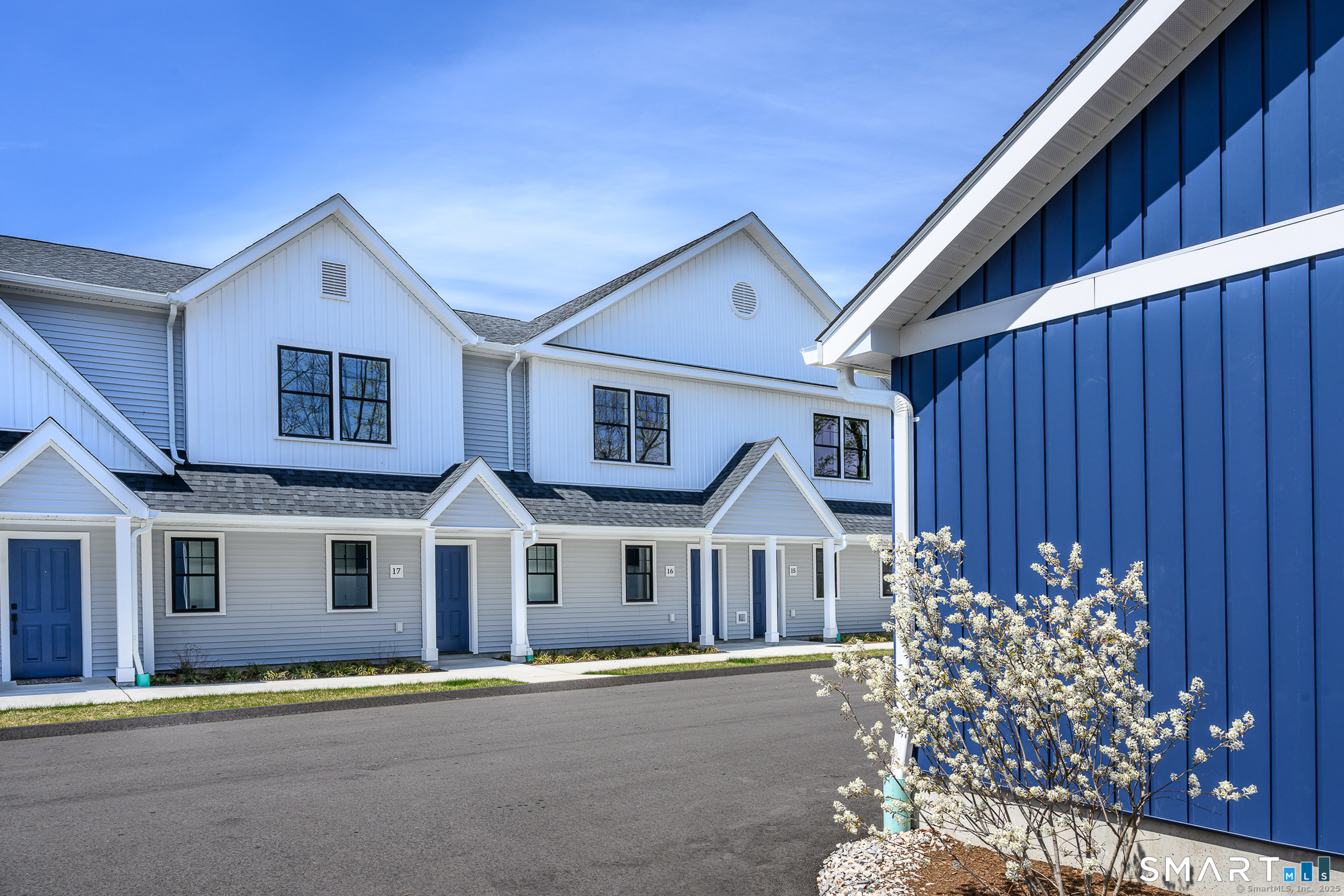 138 Boston Post 17 Road Property Photo 3